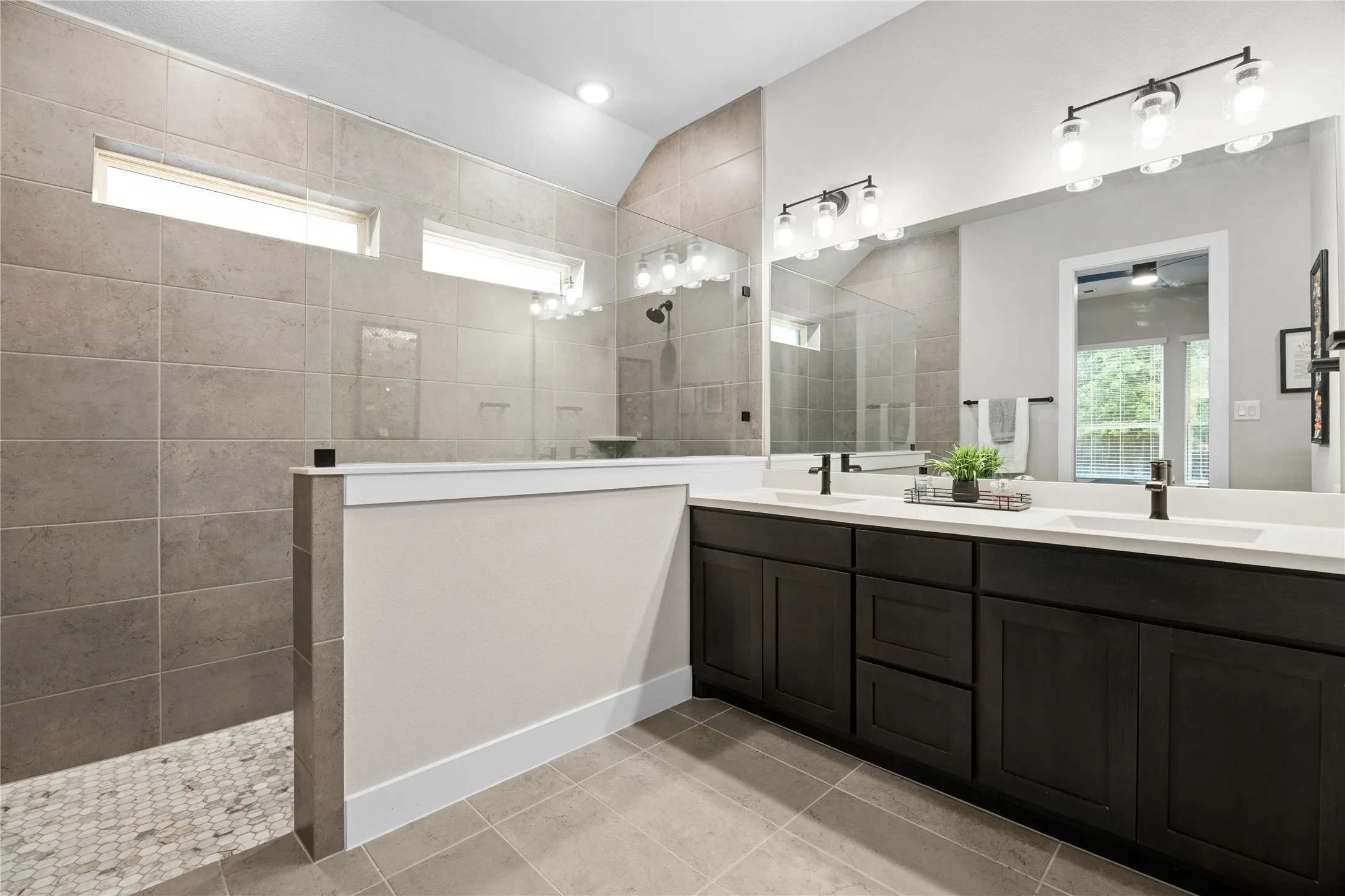 Single Family Residence For Sale in Collin County , 2700 War Admiral Street, Celina, Texas 75009, 4 Bedroom, 3 Bathroom, 2 Garage spaces, 2,246 Sqft, built in 2020, Preowned, mls#21255438, Real Estate Agent in Celina, Homes For Sale in Collin county, Homes For Sale in Celina, Realtor in Celina Texas, Real Estate Brokerage Independent Realty Texas, Luminita Cordes Realtor