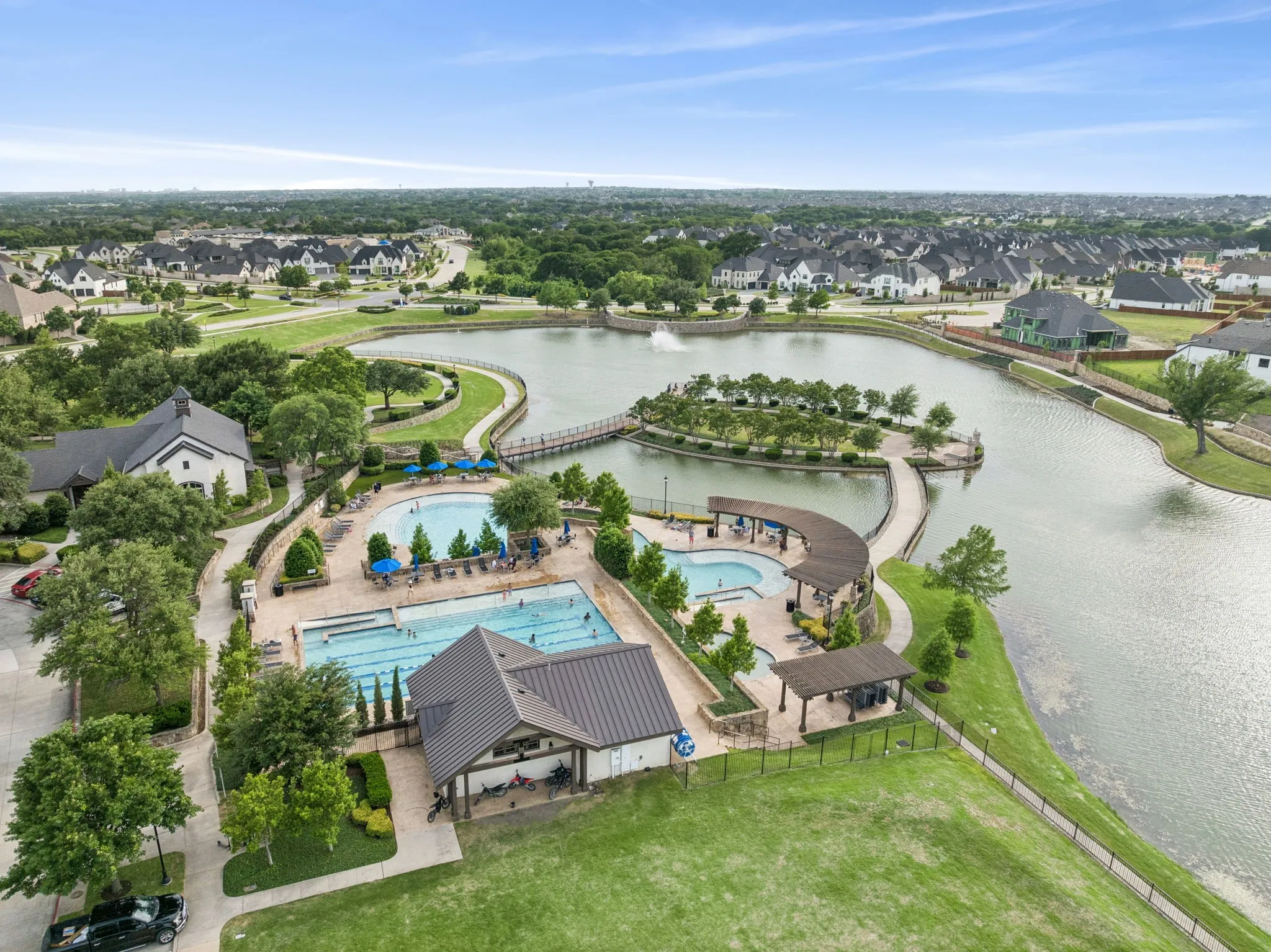 Single Family Residence For Sale in Collin County , 2700 War Admiral Street, Celina, Texas 75009, 4 Bedroom, 3 Bathroom, 2 Garage spaces, 2,246 Sqft, built in 2020, Preowned, mls#21255438, Real Estate Agent in Celina, Homes For Sale in Collin county, Homes For Sale in Celina, Realtor in Celina Texas, Real Estate Brokerage Independent Realty Texas, Luminita Cordes Realtor