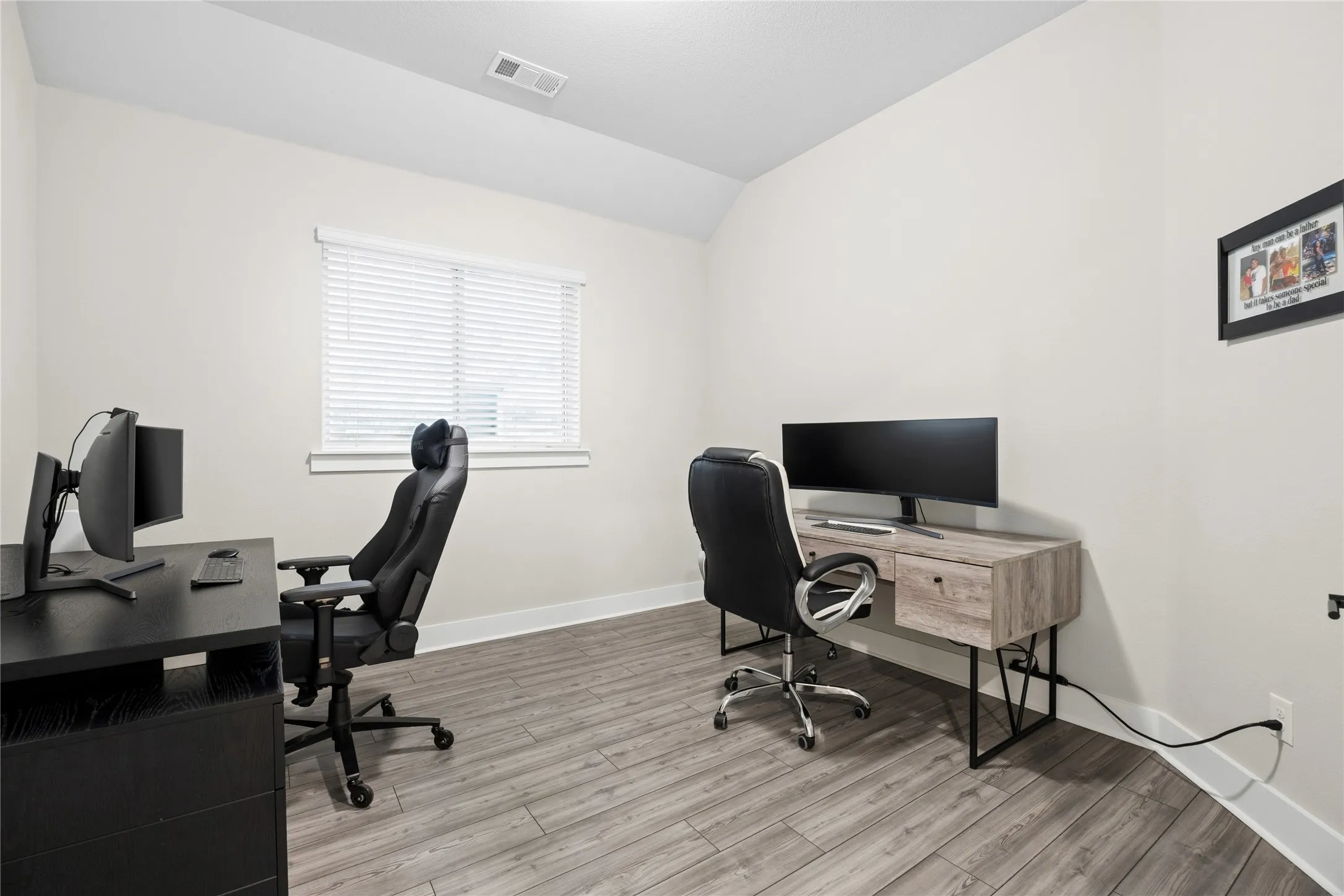 Single Family Residence For Sale in Collin County , 2700 War Admiral Street, Celina, Texas 75009, 4 Bedroom, 3 Bathroom, 2 Garage spaces, 2,246 Sqft, built in 2020, Preowned, mls#21255438, Real Estate Agent in Celina, Homes For Sale in Collin county, Homes For Sale in Celina, Realtor in Celina Texas, Real Estate Brokerage Independent Realty Texas, Luminita Cordes Realtor