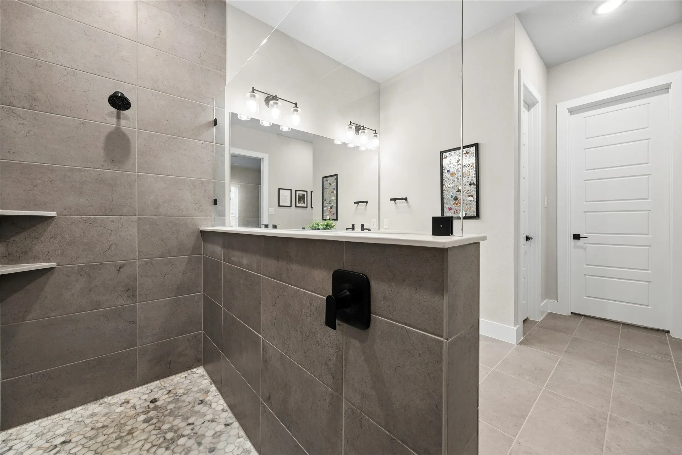 Single Family Residence For Sale in Collin County , 2700 War Admiral Street, Celina, Texas 75009, 4 Bedroom, 3 Bathroom, 2 Garage spaces, 2,246 Sqft, built in 2020, Preowned, mls#21255438, Real Estate Agent in Celina, Homes For Sale in Collin county, Homes For Sale in Celina, Realtor in Celina Texas, Real Estate Brokerage Independent Realty Texas, Luminita Cordes Realtor