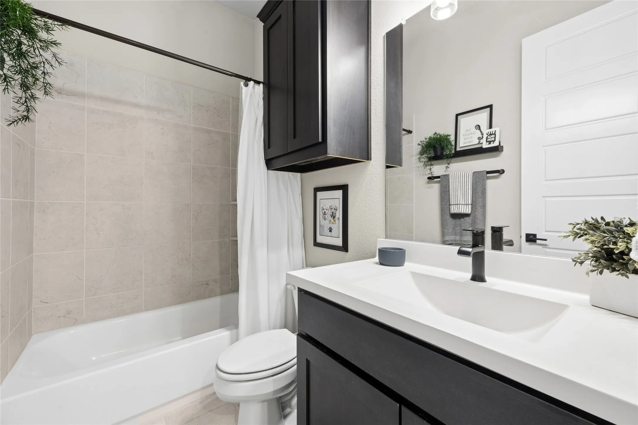 Single Family Residence For Sale in Collin County , 2700 War Admiral Street, Celina, Texas 75009, 4 Bedroom, 3 Bathroom, 2 Garage spaces, 2,246 Sqft, built in 2020, Preowned, mls#21255438, Real Estate Agent in Celina, Homes For Sale in Collin county, Homes For Sale in Celina, Realtor in Celina Texas, Real Estate Brokerage Independent Realty Texas, Luminita Cordes Realtor