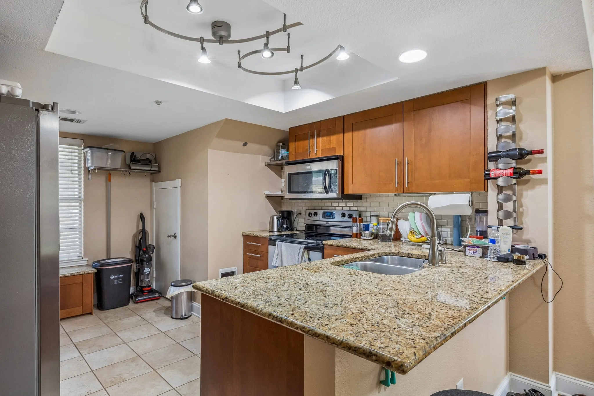 Single Family Residence For Sale in Dallas County , 9404 Penny Lane, Irving, Texas 75063, 3 Bedrooms, 3 Bathrooms, 2 Garage spaces, 1,649 Sqft, built in 1987, Preowned, Price $447,000, mls#21252129, Real Estate Agent in Irving, Homes For Sale in Dallas county, Homes For Sale in Irving, Realtor in Irving Texas, Real Estate Brokerage Independent Realty Texas, Luminita Cordes Realtor