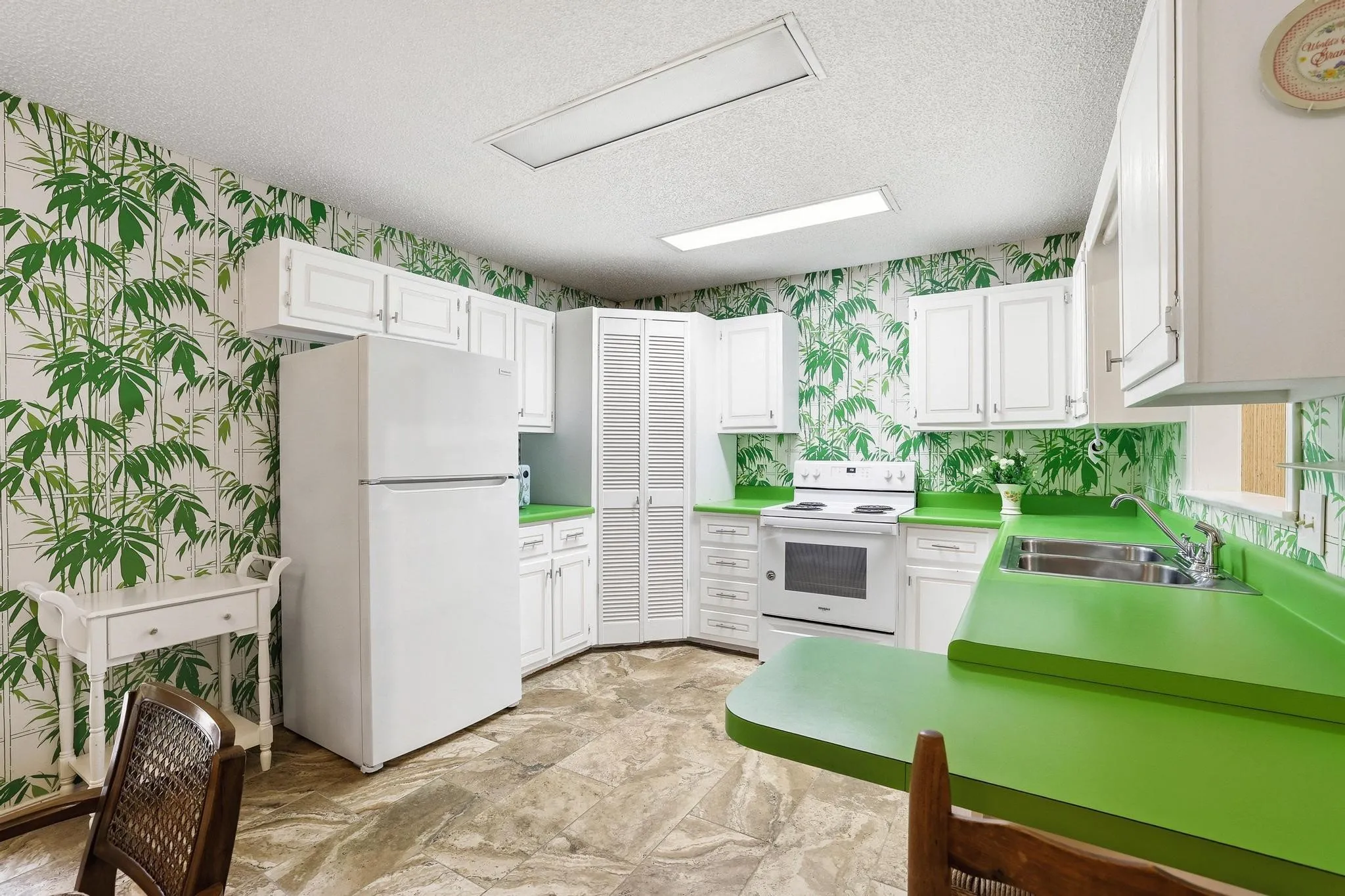 Single Family Residence For Sale in Hopkins County , 212 Lou Street, Sulphur Springs, Texas 75482, 3 Bedroom, 2 Bathroom, 2 Garage spaces, 1,684 Sqft, built in 1973, mls#21247386, Real Estate Agent in Sulphur Springs, Homes For Sale in Hopkins county, Homes For Sale in Sulphur Springs, Realtor in Sulphur Springs Texas, Real Estate Brokerage Independent Realty Texas, Luminita Cordes Realtor