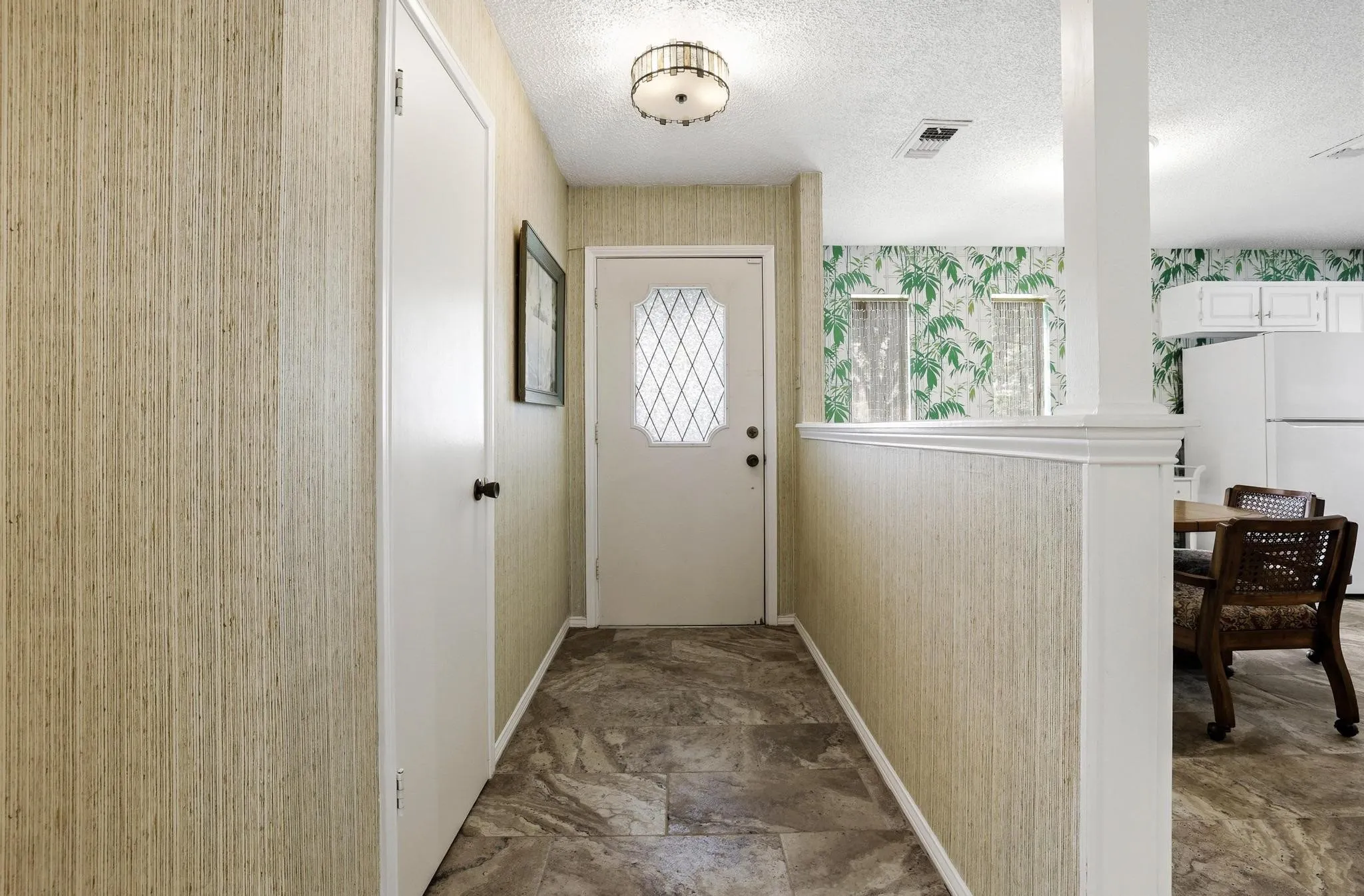 Single Family Residence For Sale in Hopkins County , 212 Lou Street, Sulphur Springs, Texas 75482, 3 Bedroom, 2 Bathroom, 2 Garage spaces, 1,684 Sqft, built in 1973, mls#21247386, Real Estate Agent in Sulphur Springs, Homes For Sale in Hopkins county, Homes For Sale in Sulphur Springs, Realtor in Sulphur Springs Texas, Real Estate Brokerage Independent Realty Texas, Luminita Cordes Realtor
