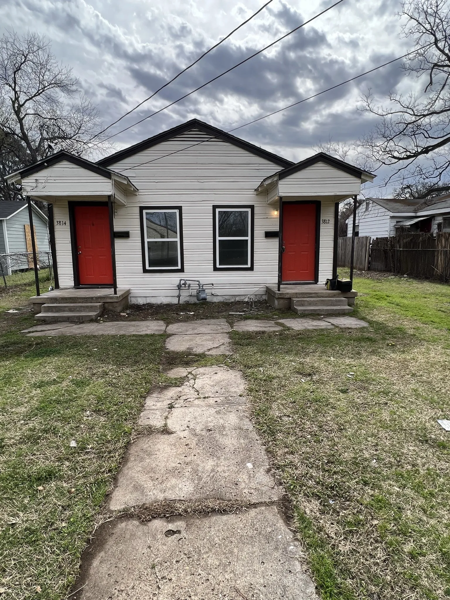 Duplex For Sale in Dallas County , 3812 Hancock Street, Dallas, Texas 75210, 2 Bedroom, 2 Bathroom, Garage spaces, 0 Sqft, built in 1936, Preowned, mls#21255673, Real Estate Agent in Dallas, Homes For Sale in Dallas county, Homes For Sale in Dallas, Realtor in Dallas Texas, Real Estate Brokerage Independent Realty Texas, Luminita Cordes Realtor