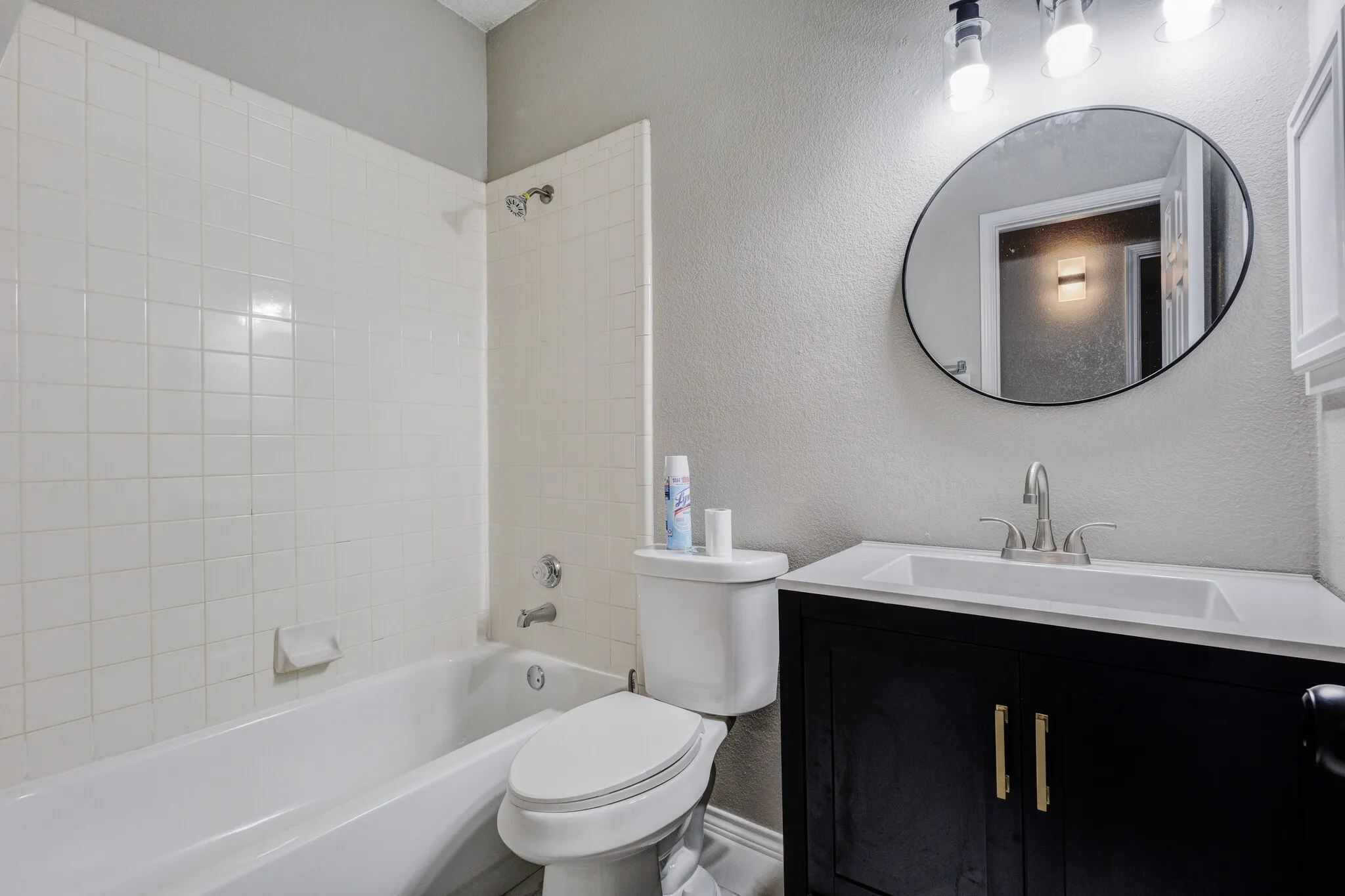 Single Family Residence For Sale in Tarrant County , 9049 Elbe Trail, Fort Worth, Texas 76118, 3 Bedroom, 2 Bathroom, 2 Garage spaces, 1,876 Sqft, built in 1996, Preowned, mls#21255577, Real Estate Agent in Fort Worth, Homes For Sale in Tarrant county, Homes For Sale in Fort Worth, Realtor in Fort Worth Texas, Real Estate Brokerage Independent Realty Texas, Luminita Cordes Realtor