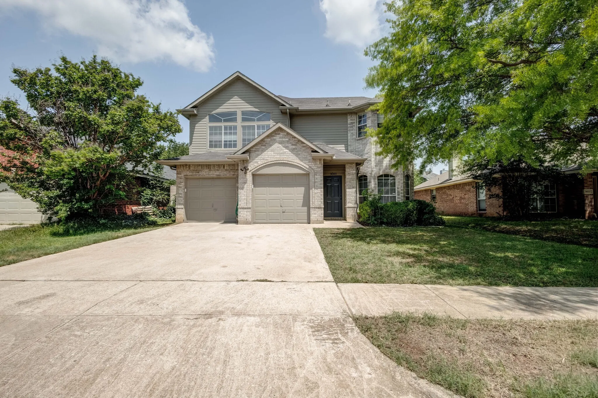 Single Family Residence For Sale in Tarrant County , 9049 Elbe Trail, Fort Worth, Texas 76118, 3 Bedroom, 2 Bathroom, 2 Garage spaces, 1,876 Sqft, built in 1996, Preowned, mls#21255577, Real Estate Agent in Fort Worth, Homes For Sale in Tarrant county, Homes For Sale in Fort Worth, Realtor in Fort Worth Texas, Real Estate Brokerage Independent Realty Texas, Luminita Cordes Realtor