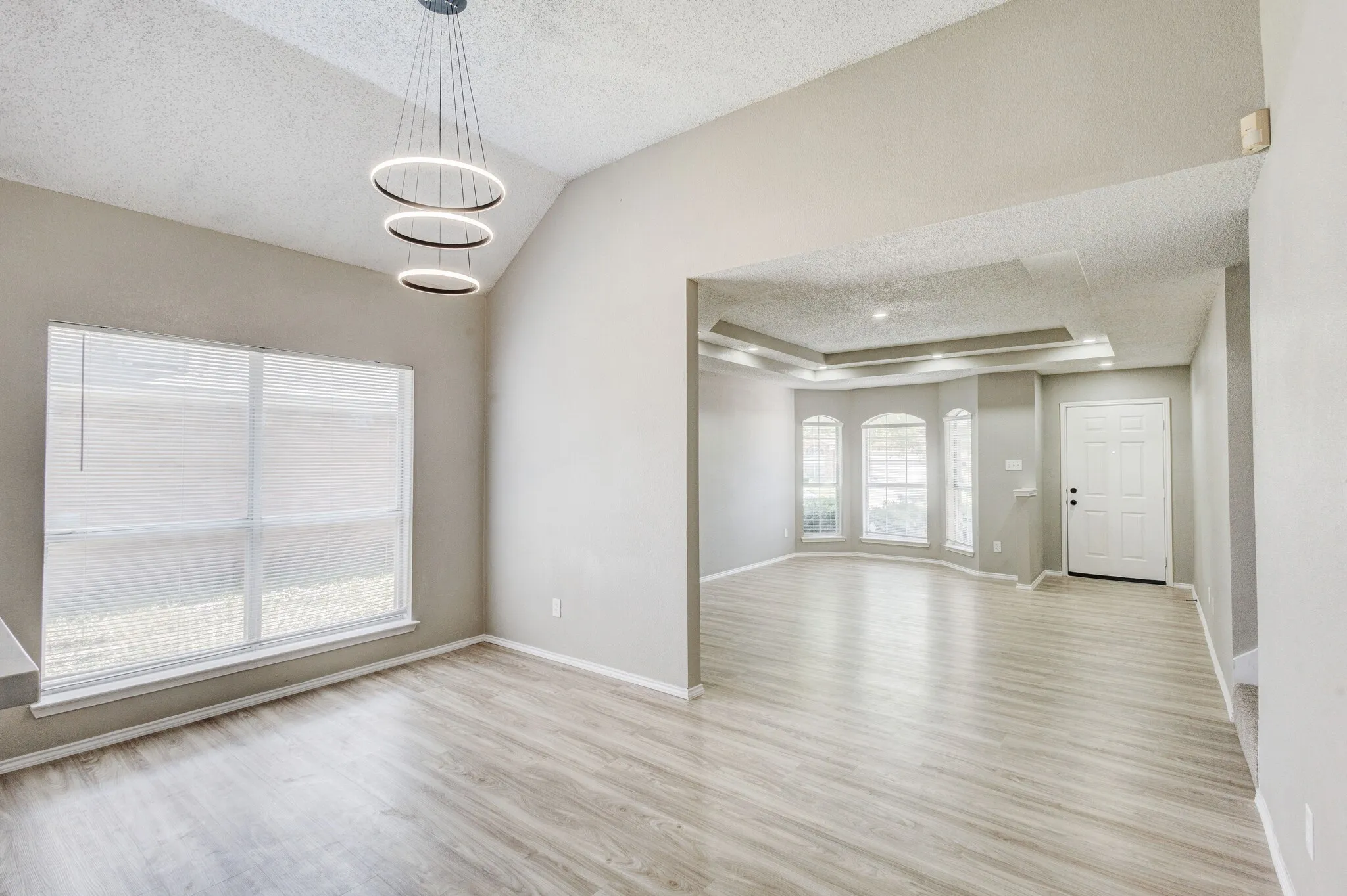 Single Family Residence For Sale in Tarrant County , 9049 Elbe Trail, Fort Worth, Texas 76118, 3 Bedroom, 2 Bathroom, 2 Garage spaces, 1,876 Sqft, built in 1996, Preowned, mls#21255577, Real Estate Agent in Fort Worth, Homes For Sale in Tarrant county, Homes For Sale in Fort Worth, Realtor in Fort Worth Texas, Real Estate Brokerage Independent Realty Texas, Luminita Cordes Realtor