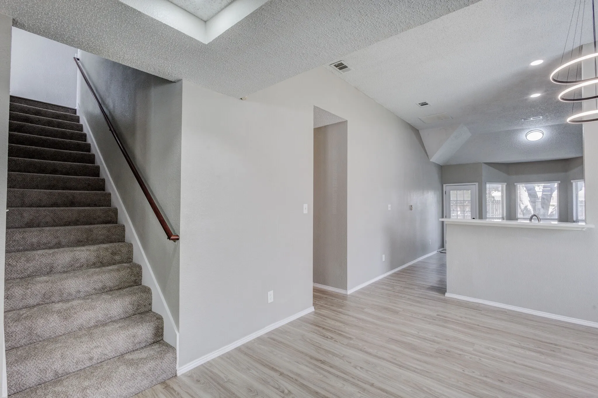 Single Family Residence For Sale in Tarrant County , 9049 Elbe Trail, Fort Worth, Texas 76118, 3 Bedroom, 2 Bathroom, 2 Garage spaces, 1,876 Sqft, built in 1996, Preowned, mls#21255577, Real Estate Agent in Fort Worth, Homes For Sale in Tarrant county, Homes For Sale in Fort Worth, Realtor in Fort Worth Texas, Real Estate Brokerage Independent Realty Texas, Luminita Cordes Realtor
