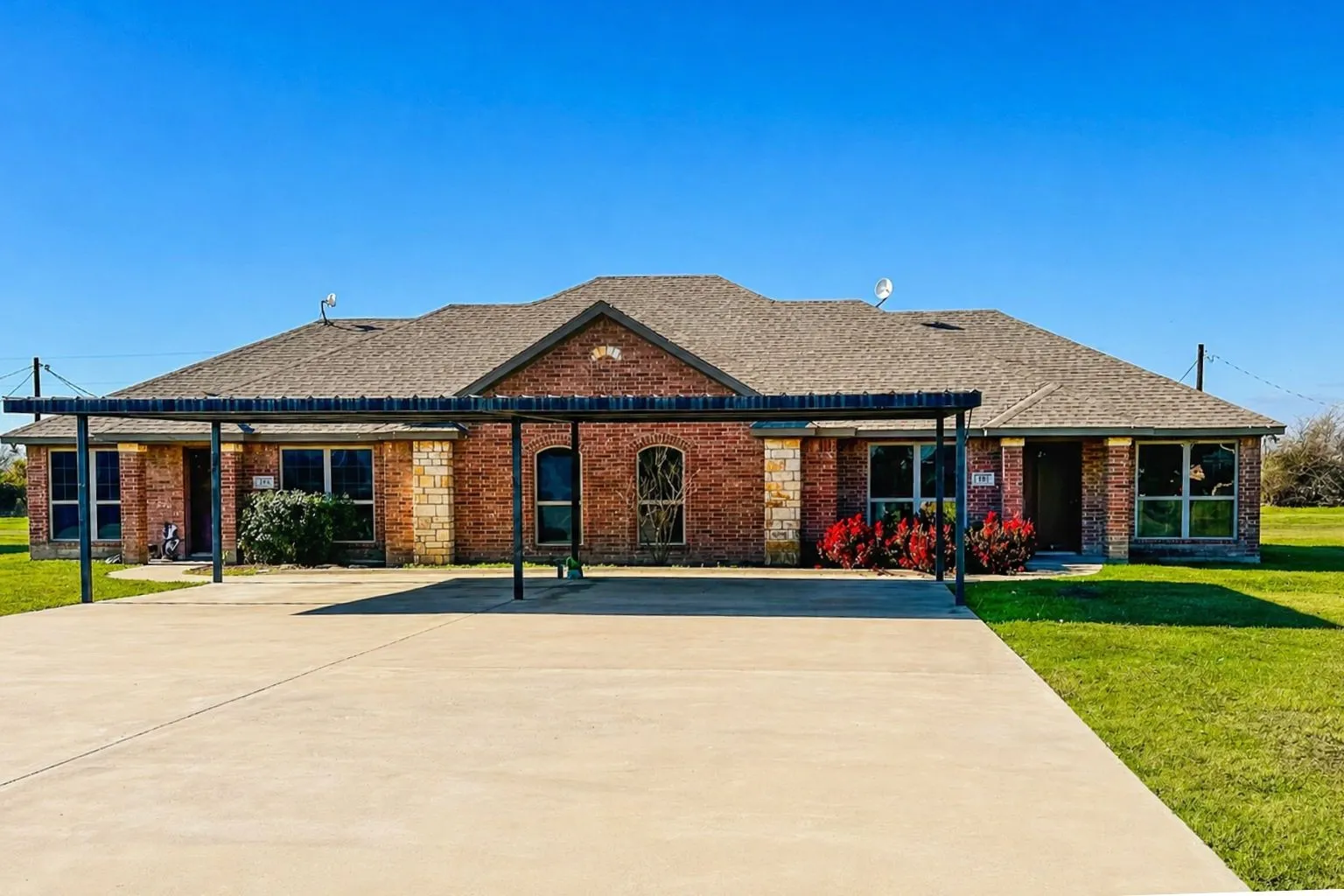 Duplex For Sale in Parker County , 2505 Zion Hill Lane 170 - 184 Even Numbers, Weatherford, Texas 76088, 3 Bedrooms, 2 Bathrooms, Garage spaces, 0 Sqft, built in 2014, Preowned, Price $2,000,000, mls#21254623, Real Estate Agent in Weatherford, Homes For Sale in Parker county, Homes For Sale in Weatherford, Realtor in Weatherford Texas, Real Estate Brokerage Independent Realty Texas, Luminita Cordes Realtor