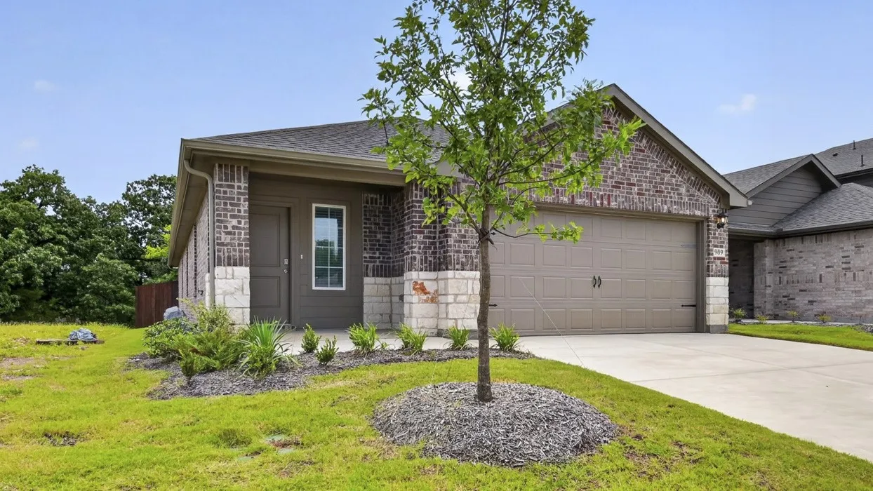 Single Family Residence For Sale in Grayson County , 909 Jefferson Way, Sherman, Texas 75090, 3 Bedroom, 2 Bathroom, 2 Garage spaces, 1,537 Sqft, built in 2025, New Construction - Complete, mls#21255723, Real Estate Agent in Sherman, Homes For Sale in Grayson county, Homes For Sale in Sherman, Realtor in Sherman Texas, Real Estate Brokerage Independent Realty Texas, Luminita Cordes Realtor