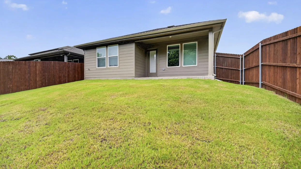 Single Family Residence For Sale in Grayson County , 909 Jefferson Way, Sherman, Texas 75090, 3 Bedroom, 2 Bathroom, 2 Garage spaces, 1,537 Sqft, built in 2025, New Construction - Complete, mls#21255723, Real Estate Agent in Sherman, Homes For Sale in Grayson county, Homes For Sale in Sherman, Realtor in Sherman Texas, Real Estate Brokerage Independent Realty Texas, Luminita Cordes Realtor
