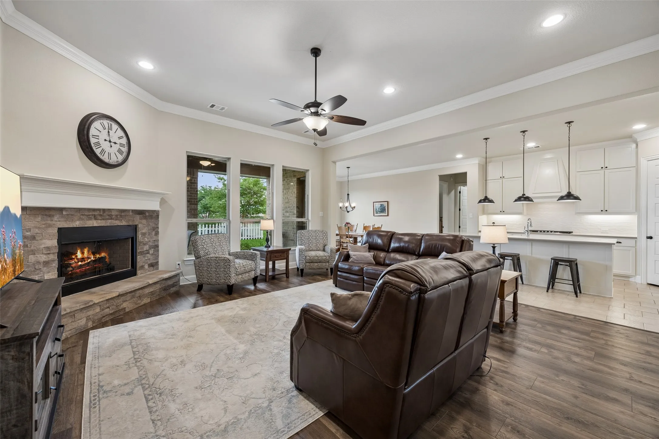 Single Family Residence For Sale in Ellis County , 8221 Palmer Lane, Waxahachie, Texas 75167, 4 Bedroom, 3 Bathroom, 2 Garage spaces, 2,837 Sqft, built in 2020, Preowned, mls#21254490, Real Estate Agent in Waxahachie, Homes For Sale in Ellis county, Homes For Sale in Waxahachie, Realtor in Waxahachie Texas, Real Estate Brokerage Independent Realty Texas, Luminita Cordes Realtor