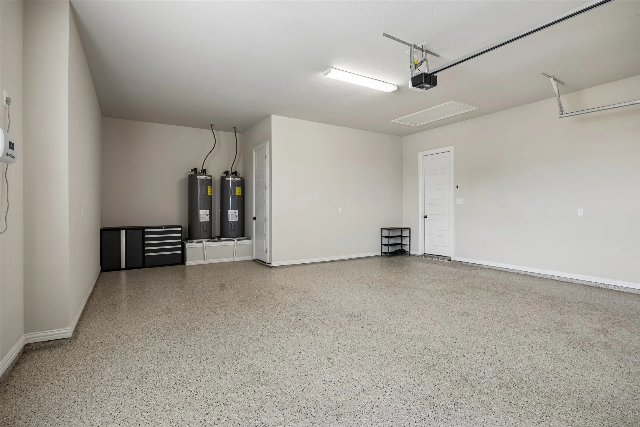 Single Family Residence For Sale in Ellis County , 8221 Palmer Lane, Waxahachie, Texas 75167, 4 Bedroom, 3 Bathroom, 2 Garage spaces, 2,837 Sqft, built in 2020, Preowned, mls#21254490, Real Estate Agent in Waxahachie, Homes For Sale in Ellis county, Homes For Sale in Waxahachie, Realtor in Waxahachie Texas, Real Estate Brokerage Independent Realty Texas, Luminita Cordes Realtor