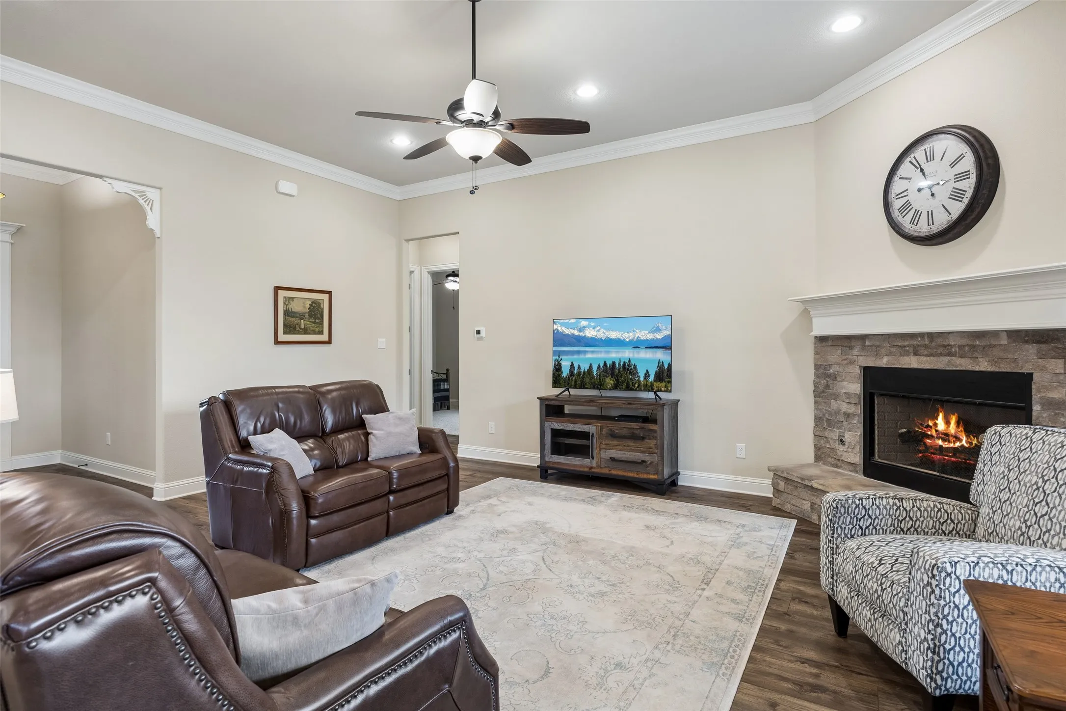 Single Family Residence For Sale in Ellis County , 8221 Palmer Lane, Waxahachie, Texas 75167, 4 Bedroom, 3 Bathroom, 2 Garage spaces, 2,837 Sqft, built in 2020, Preowned, mls#21254490, Real Estate Agent in Waxahachie, Homes For Sale in Ellis county, Homes For Sale in Waxahachie, Realtor in Waxahachie Texas, Real Estate Brokerage Independent Realty Texas, Luminita Cordes Realtor