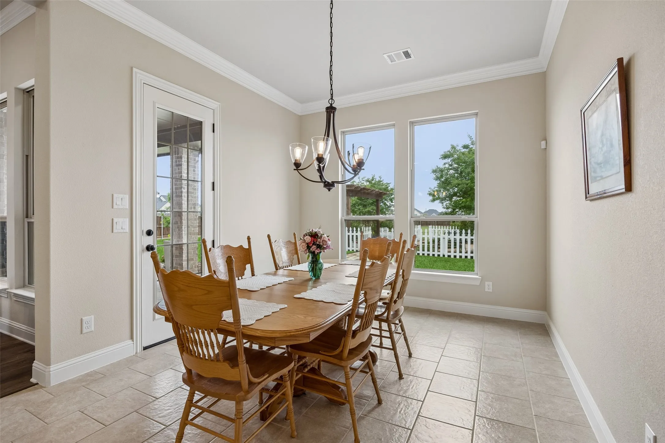 Single Family Residence For Sale in Ellis County , 8221 Palmer Lane, Waxahachie, Texas 75167, 4 Bedroom, 3 Bathroom, 2 Garage spaces, 2,837 Sqft, built in 2020, Preowned, mls#21254490, Real Estate Agent in Waxahachie, Homes For Sale in Ellis county, Homes For Sale in Waxahachie, Realtor in Waxahachie Texas, Real Estate Brokerage Independent Realty Texas, Luminita Cordes Realtor