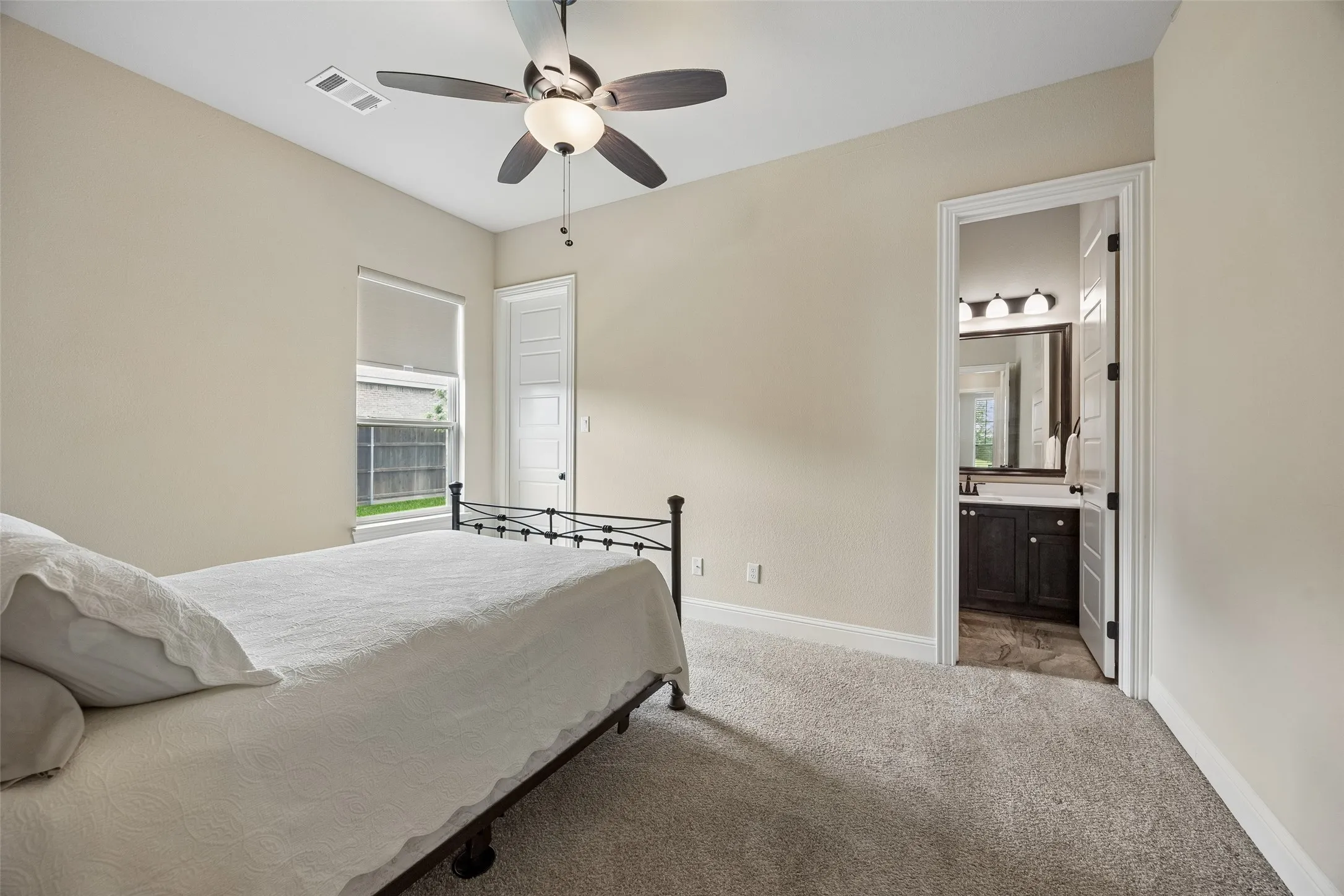 Single Family Residence For Sale in Ellis County , 8221 Palmer Lane, Waxahachie, Texas 75167, 4 Bedroom, 3 Bathroom, 2 Garage spaces, 2,837 Sqft, built in 2020, Preowned, mls#21254490, Real Estate Agent in Waxahachie, Homes For Sale in Ellis county, Homes For Sale in Waxahachie, Realtor in Waxahachie Texas, Real Estate Brokerage Independent Realty Texas, Luminita Cordes Realtor