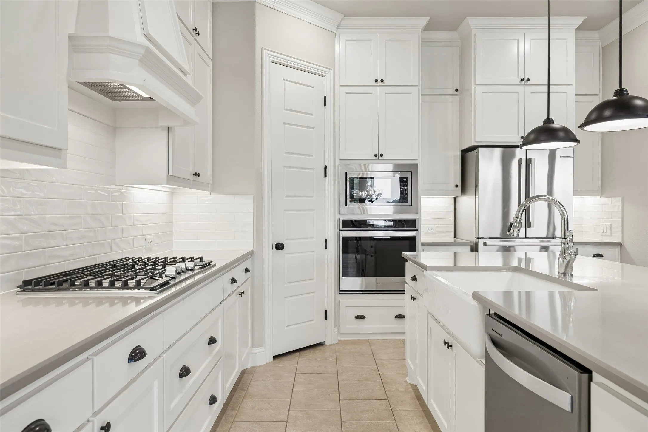 Single Family Residence For Sale in Ellis County , 8221 Palmer Lane, Waxahachie, Texas 75167, 4 Bedroom, 3 Bathroom, 2 Garage spaces, 2,837 Sqft, built in 2020, Preowned, mls#21254490, Real Estate Agent in Waxahachie, Homes For Sale in Ellis county, Homes For Sale in Waxahachie, Realtor in Waxahachie Texas, Real Estate Brokerage Independent Realty Texas, Luminita Cordes Realtor