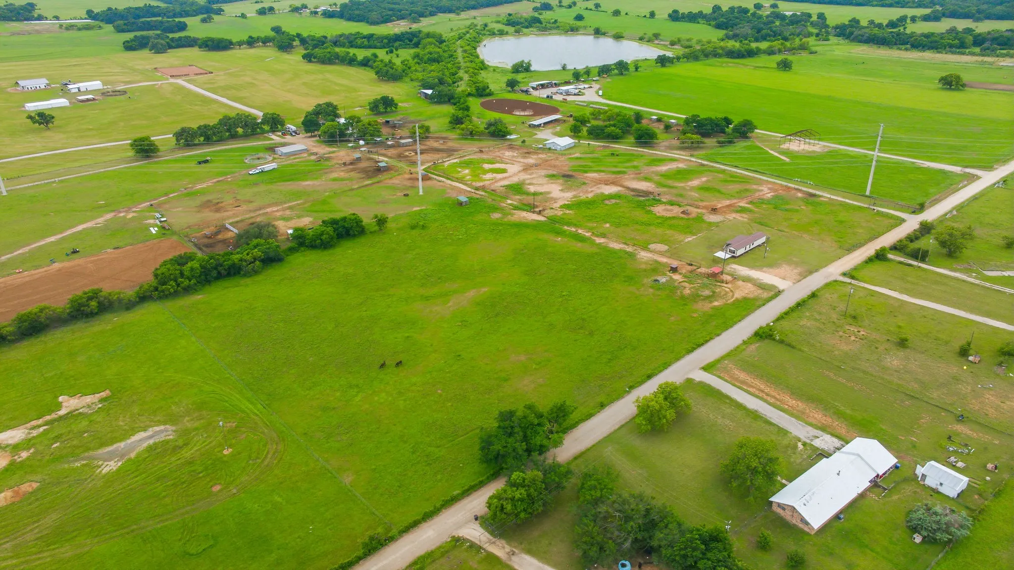 Mobile Home For Sale in Erath County , 925 County Road 376, Dublin, Texas 76446, 2 Bedroom, 2 Bathroom, Garage spaces, 952 Sqft, built in 1990, Preowned, mls#21255625, Real Estate Agent in Dublin, Homes For Sale in Erath county, Homes For Sale in Dublin, Realtor in Dublin Texas, Real Estate Brokerage Independent Realty Texas, Luminita Cordes Realtor