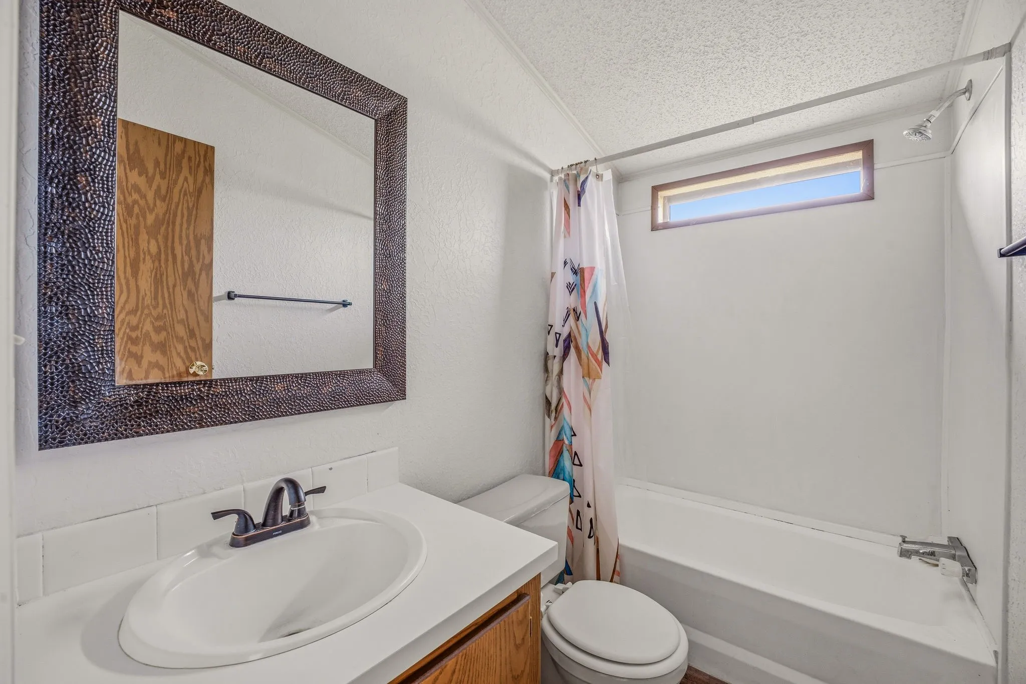 Mobile Home For Sale in Erath County , 925 County Road 376, Dublin, Texas 76446, 2 Bedroom, 2 Bathroom, Garage spaces, 952 Sqft, built in 1990, Preowned, mls#21255625, Real Estate Agent in Dublin, Homes For Sale in Erath county, Homes For Sale in Dublin, Realtor in Dublin Texas, Real Estate Brokerage Independent Realty Texas, Luminita Cordes Realtor