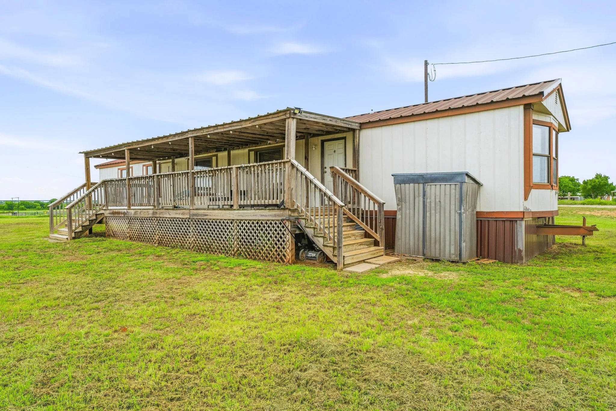 Mobile Home For Sale in Erath County , 925 County Road 376, Dublin, Texas 76446, 2 Bedroom, 2 Bathroom, Garage spaces, 952 Sqft, built in 1990, Preowned, mls#21255625, Real Estate Agent in Dublin, Homes For Sale in Erath county, Homes For Sale in Dublin, Realtor in Dublin Texas, Real Estate Brokerage Independent Realty Texas, Luminita Cordes Realtor