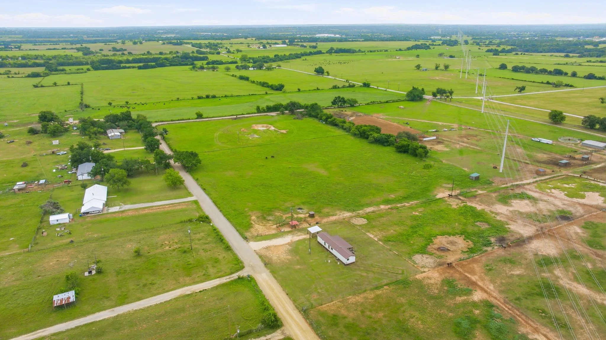 Mobile Home For Sale in Erath County , 925 County Road 376, Dublin, Texas 76446, 2 Bedroom, 2 Bathroom, Garage spaces, 952 Sqft, built in 1990, Preowned, mls#21255625, Real Estate Agent in Dublin, Homes For Sale in Erath county, Homes For Sale in Dublin, Realtor in Dublin Texas, Real Estate Brokerage Independent Realty Texas, Luminita Cordes Realtor