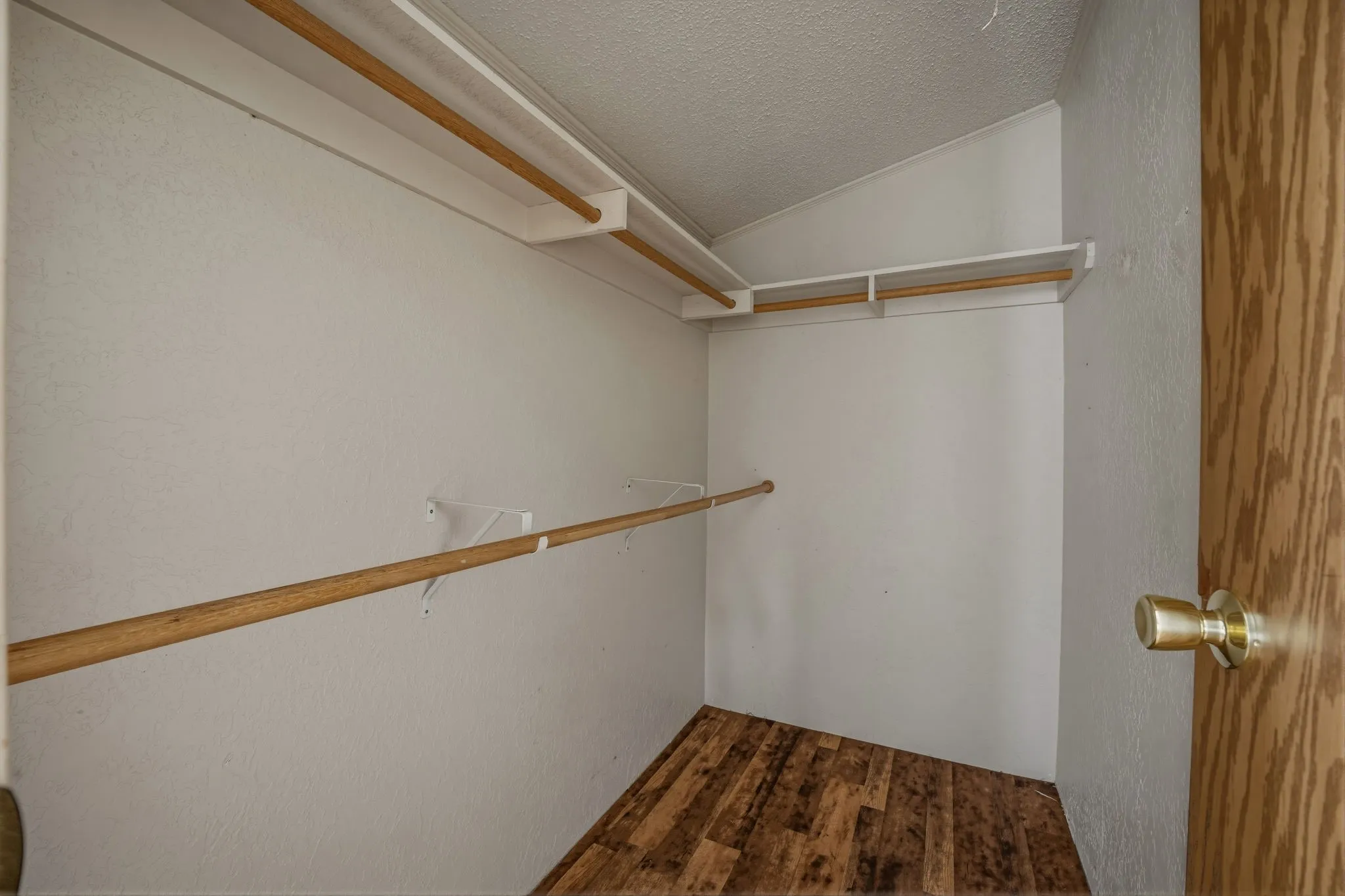 Mobile Home For Sale in Erath County , 925 County Road 376, Dublin, Texas 76446, 2 Bedroom, 2 Bathroom, Garage spaces, 952 Sqft, built in 1990, Preowned, mls#21255625, Real Estate Agent in Dublin, Homes For Sale in Erath county, Homes For Sale in Dublin, Realtor in Dublin Texas, Real Estate Brokerage Independent Realty Texas, Luminita Cordes Realtor