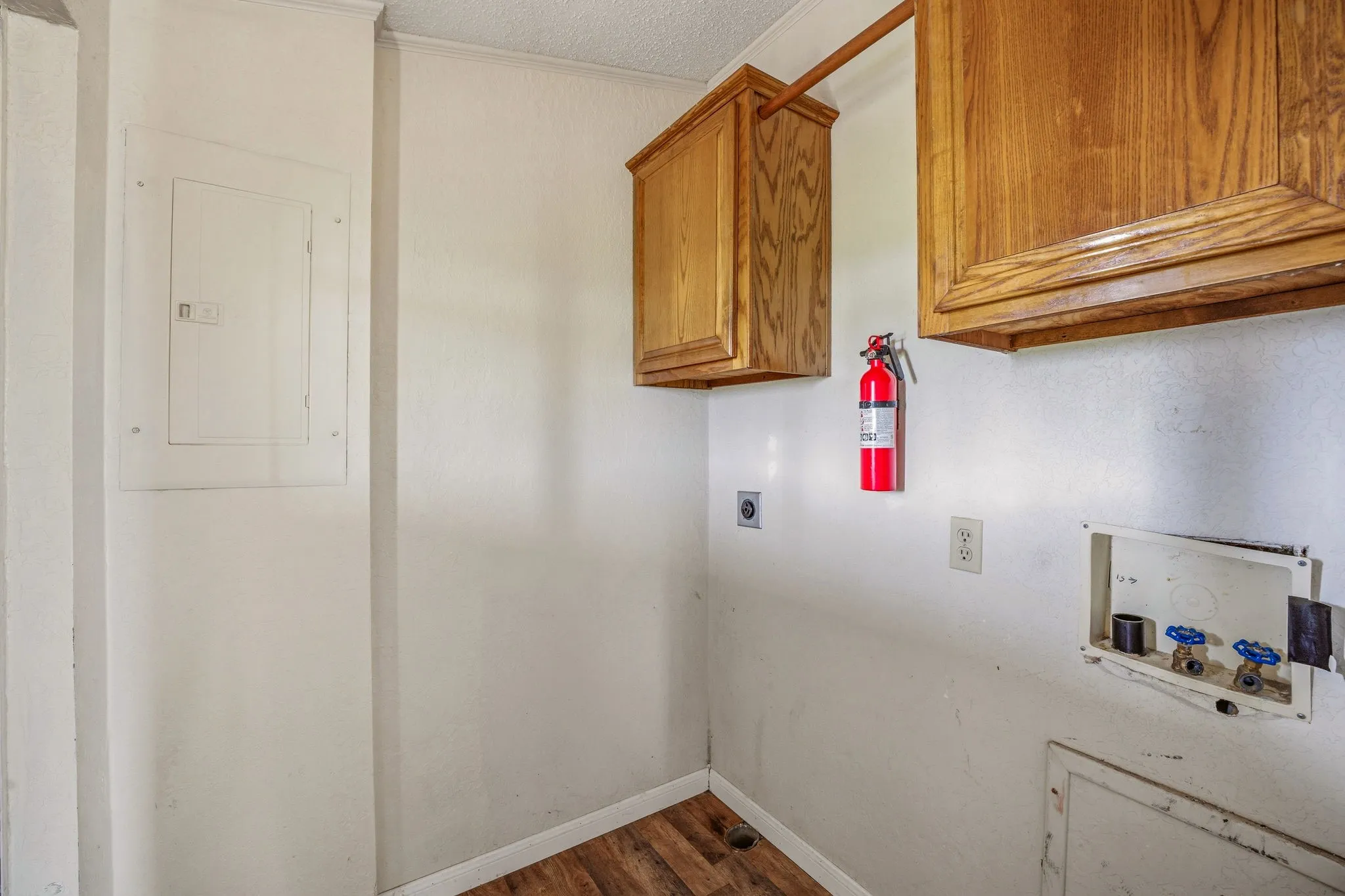Mobile Home For Sale in Erath County , 925 County Road 376, Dublin, Texas 76446, 2 Bedroom, 2 Bathroom, Garage spaces, 952 Sqft, built in 1990, Preowned, mls#21255625, Real Estate Agent in Dublin, Homes For Sale in Erath county, Homes For Sale in Dublin, Realtor in Dublin Texas, Real Estate Brokerage Independent Realty Texas, Luminita Cordes Realtor