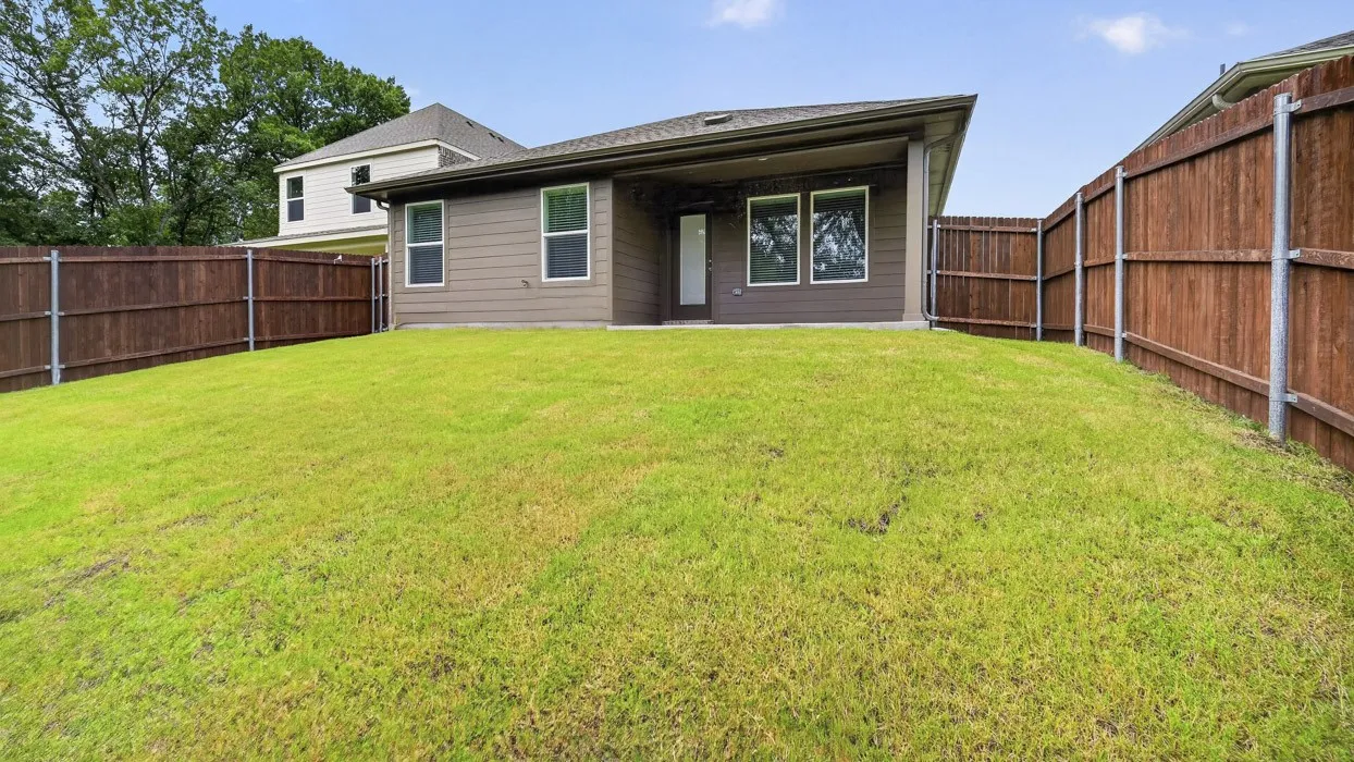 Single Family Residence For Sale in Grayson County , 937 Jefferson Way, Sherman, Texas 75090, 3 Bedroom, 2 Bathroom, 2 Garage spaces, 1,335 Sqft, built in 2025, New Construction - Complete, mls#21255788, Real Estate Agent in Sherman, Homes For Sale in Grayson county, Homes For Sale in Sherman, Realtor in Sherman Texas, Real Estate Brokerage Independent Realty Texas, Luminita Cordes Realtor