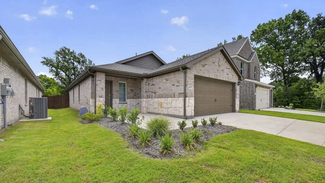 Single Family Residence For Sale in Grayson County , 937 Jefferson Way, Sherman, Texas 75090, 3 Bedroom, 2 Bathroom, 2 Garage spaces, 1,335 Sqft, built in 2025, New Construction - Complete, mls#21255788, Real Estate Agent in Sherman, Homes For Sale in Grayson county, Homes For Sale in Sherman, Realtor in Sherman Texas, Real Estate Brokerage Independent Realty Texas, Luminita Cordes Realtor