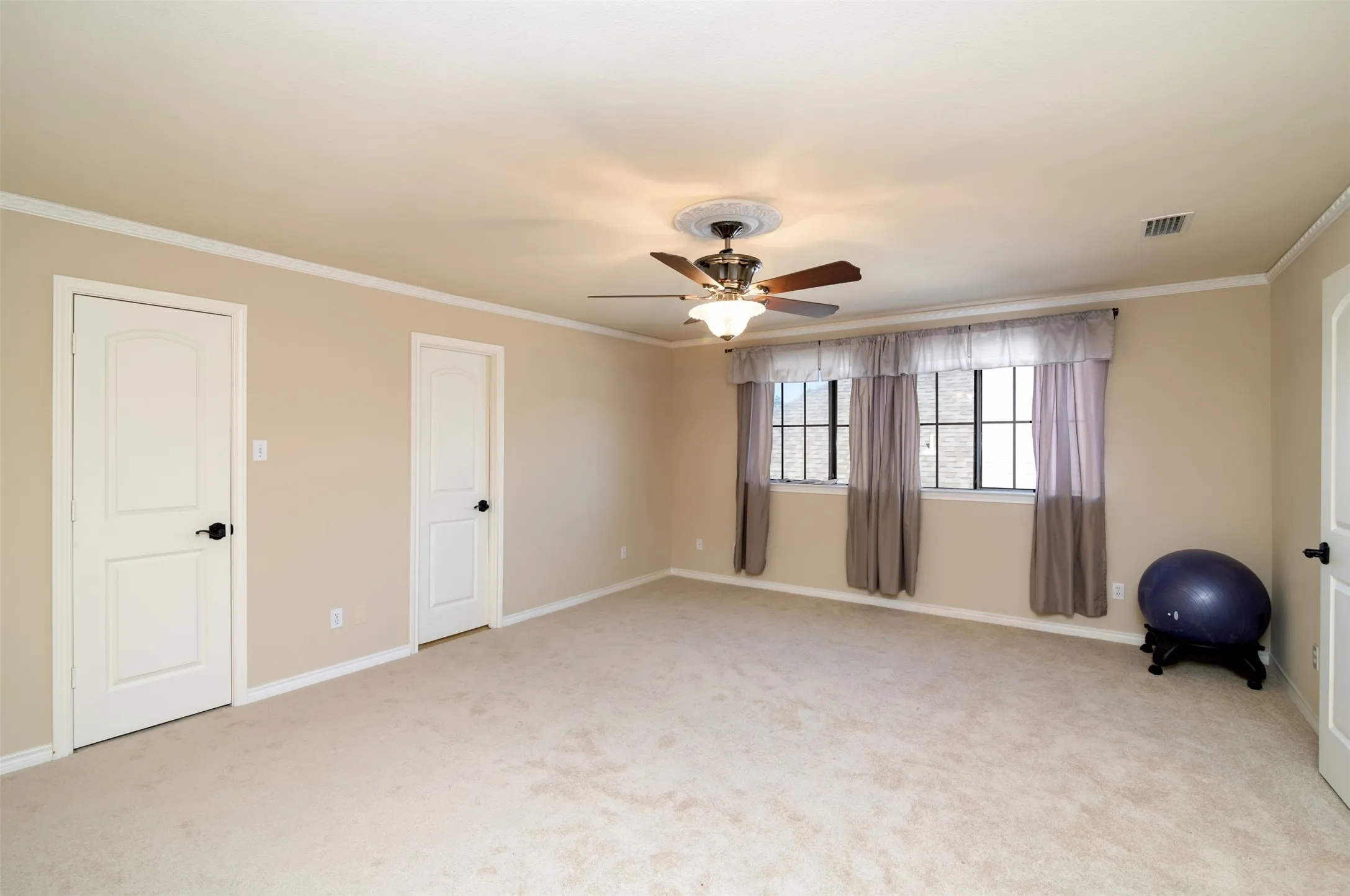 Single Family Residence For Rent in Dallas County , 5920 Encore Drive, Dallas, Texas 75240, 3 Bedroom, 4 Bathroom, 2 Garage spaces, 4,142 Sqft, built in 1984, Preowned, mls#21247554, Real Estate Agent in Dallas, Homes For Rent in Dallas county, Homes For Rent in Dallas, Realtor in Dallas Texas, Real Estate Brokerage Independent Realty Texas, Luminita Cordes Realtor