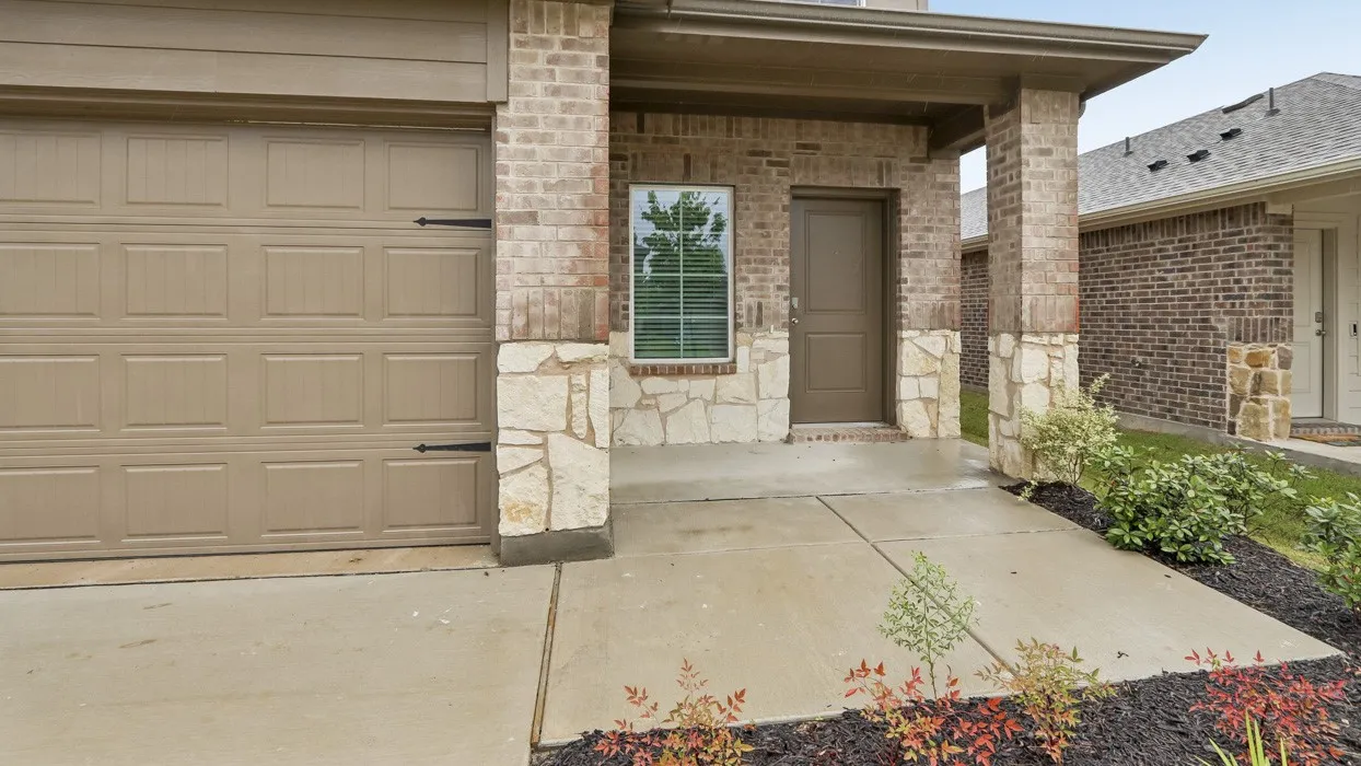 Single Family Residence For Sale in Grayson County , 928 Jefferson Way, Sherman, Texas 75090, 3 Bedroom, 3 Bathroom, 2 Garage spaces, 1,893 Sqft, built in 2025, New Construction - Complete, Price $299,990, mls#21255794, Real Estate Agent in Sherman, Homes For Sale in Grayson county, Homes For Sale in Sherman, Realtor in Sherman Texas, Real Estate Brokerage Independent Realty Texas, Luminita Cordes Realtor