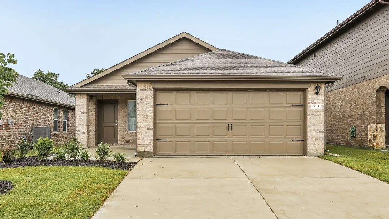 Single Family Residence For Sale in Grayson County , 913 Jefferson Way, Sherman, Texas 75090, 3 Bedroom, 2 Bathroom, 2 Garage spaces, 1,335 Sqft, built in 2025, New Construction - Complete, mls#21255805, Real Estate Agent in Sherman, Homes For Sale in Grayson county, Homes For Sale in Sherman, Realtor in Sherman Texas, Real Estate Brokerage Independent Realty Texas, Luminita Cordes Realtor