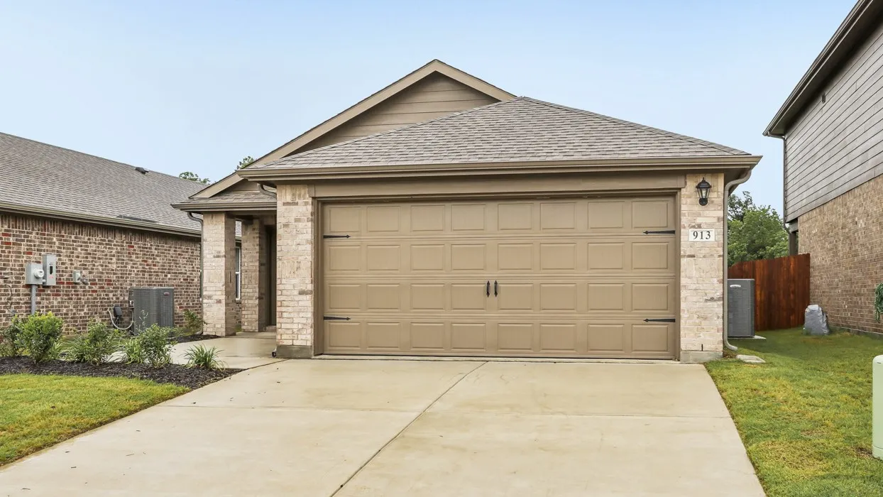 Single Family Residence For Sale in Grayson County , 913 Jefferson Way, Sherman, Texas 75090, 3 Bedroom, 2 Bathroom, 2 Garage spaces, 1,335 Sqft, built in 2025, New Construction - Complete, mls#21255805, Real Estate Agent in Sherman, Homes For Sale in Grayson county, Homes For Sale in Sherman, Realtor in Sherman Texas, Real Estate Brokerage Independent Realty Texas, Luminita Cordes Realtor