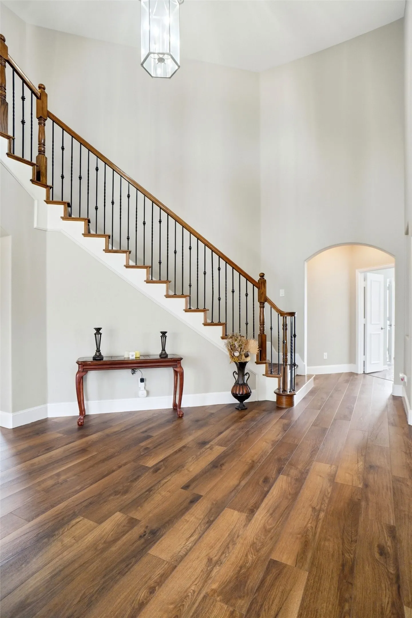 Single Family Residence For Sale in Denton County , 316 Vickery Way, Denton, Texas 76210, 5 Bedroom, 3 Bathroom, 2 Garage spaces, 3,391 Sqft, built in 2006, mls#21255810, Real Estate Agent in Denton, Homes For Sale in Denton county, Homes For Sale in Denton, Realtor in Denton Texas, Real Estate Brokerage Independent Realty Texas, Luminita Cordes Realtor