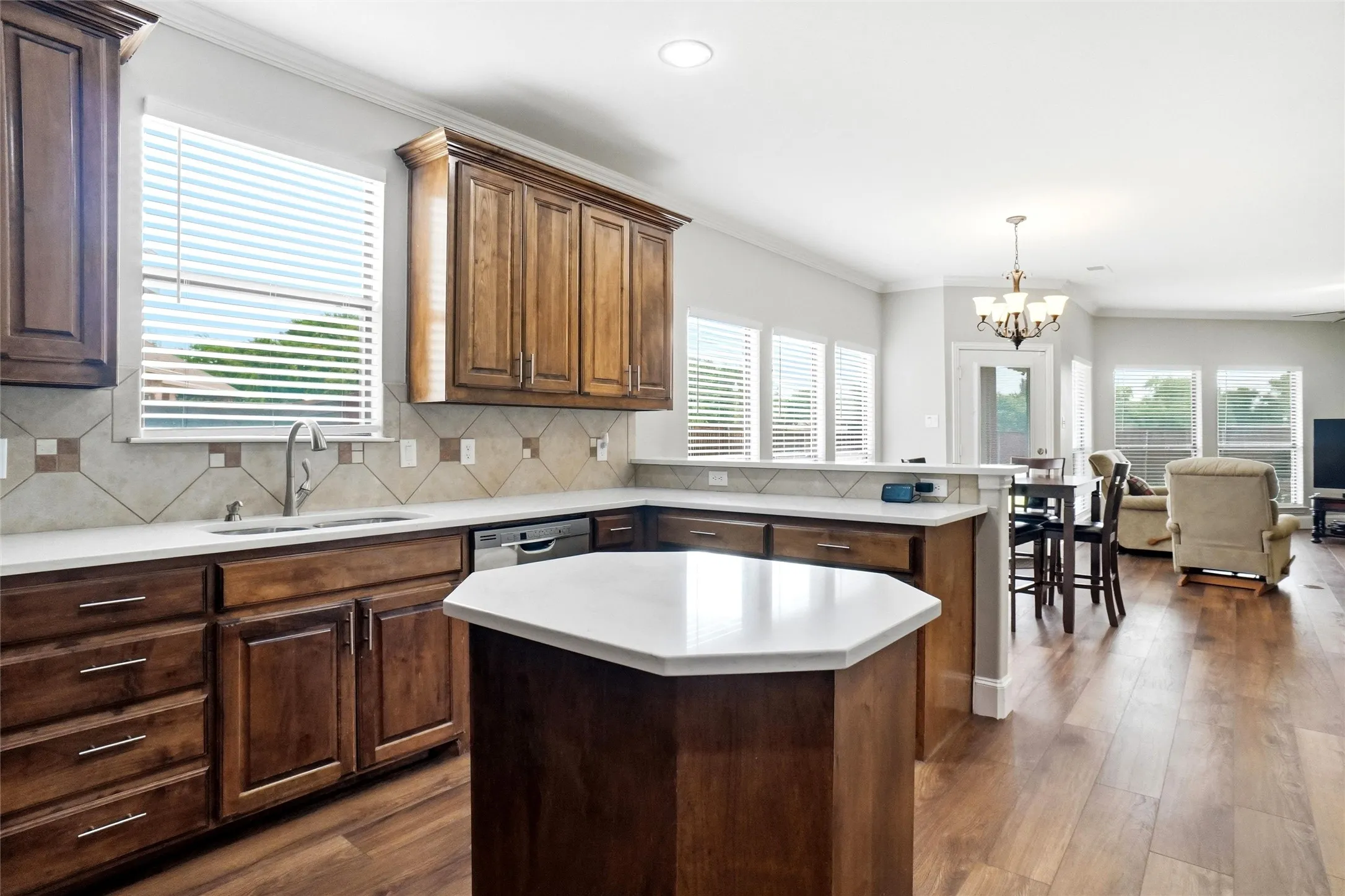 Single Family Residence For Sale in Denton County , 316 Vickery Way, Denton, Texas 76210, 5 Bedroom, 3 Bathroom, 2 Garage spaces, 3,391 Sqft, built in 2006, mls#21255810, Real Estate Agent in Denton, Homes For Sale in Denton county, Homes For Sale in Denton, Realtor in Denton Texas, Real Estate Brokerage Independent Realty Texas, Luminita Cordes Realtor