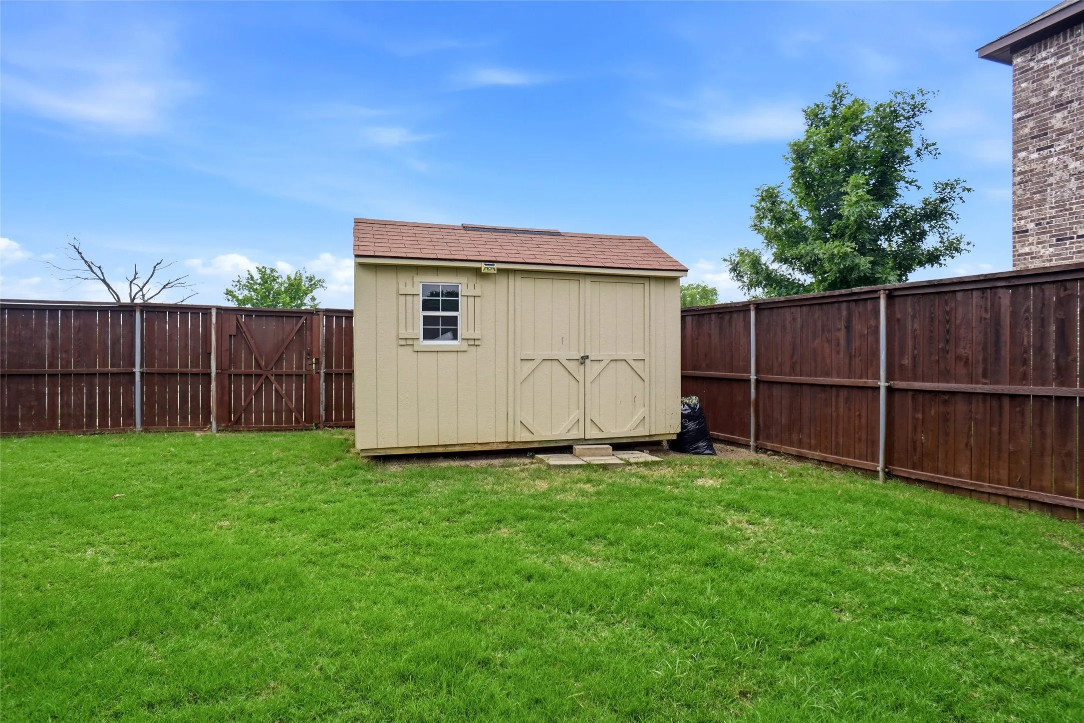 Single Family Residence For Sale in Denton County , 316 Vickery Way, Denton, Texas 76210, 5 Bedroom, 3 Bathroom, 2 Garage spaces, 3,391 Sqft, built in 2006, mls#21255810, Real Estate Agent in Denton, Homes For Sale in Denton county, Homes For Sale in Denton, Realtor in Denton Texas, Real Estate Brokerage Independent Realty Texas, Luminita Cordes Realtor