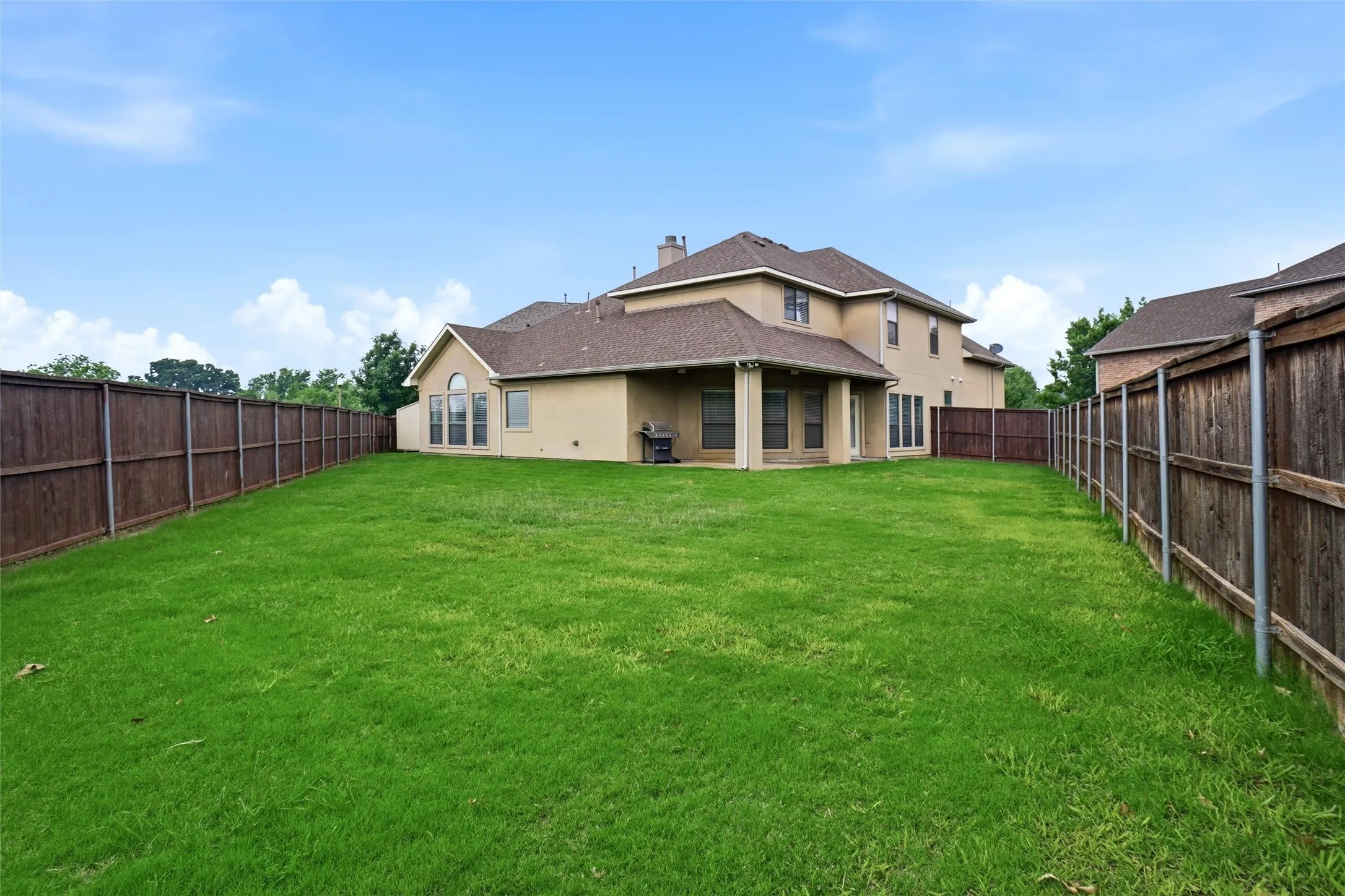 Single Family Residence For Sale in Denton County , 316 Vickery Way, Denton, Texas 76210, 5 Bedroom, 3 Bathroom, 2 Garage spaces, 3,391 Sqft, built in 2006, mls#21255810, Real Estate Agent in Denton, Homes For Sale in Denton county, Homes For Sale in Denton, Realtor in Denton Texas, Real Estate Brokerage Independent Realty Texas, Luminita Cordes Realtor