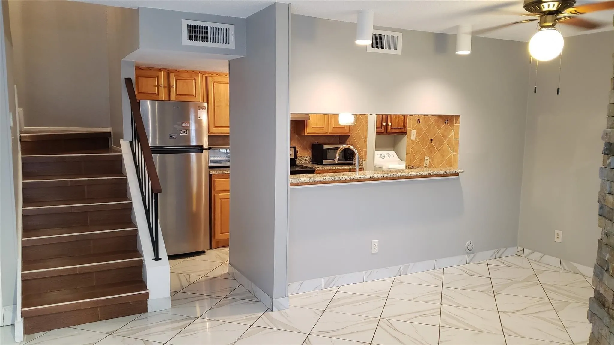 Condominium For Sale in Dallas County , 11311 Audelia Road 175, Dallas, Texas 75243, 2 Bedroom, 3 Bathroom, Garage spaces, 1,054 Sqft, built in 1981, Price $146,500, mls#21253456, Real Estate Agent in Dallas, Homes For Sale in Dallas county, Homes For Sale in Dallas, Realtor in Dallas Texas, Real Estate Brokerage Independent Realty Texas, Luminita Cordes Realtor