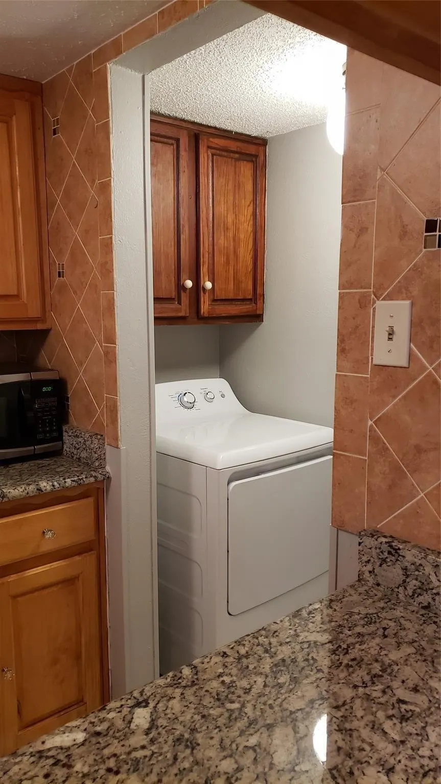 Condominium For Sale in Dallas County , 11311 Audelia Road 175, Dallas, Texas 75243, 2 Bedroom, 3 Bathroom, Garage spaces, 1,054 Sqft, built in 1981, Price $146,500, mls#21253456, Real Estate Agent in Dallas, Homes For Sale in Dallas county, Homes For Sale in Dallas, Realtor in Dallas Texas, Real Estate Brokerage Independent Realty Texas, Luminita Cordes Realtor