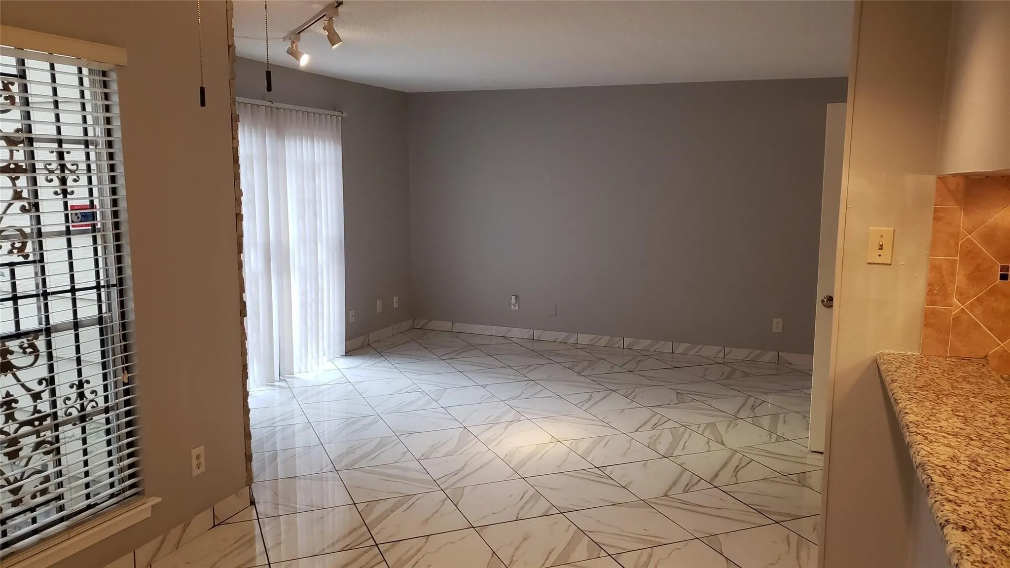 Condominium For Sale in Dallas County , 11311 Audelia Road 175, Dallas, Texas 75243, 2 Bedroom, 3 Bathroom, Garage spaces, 1,054 Sqft, built in 1981, Price $146,500, mls#21253456, Real Estate Agent in Dallas, Homes For Sale in Dallas county, Homes For Sale in Dallas, Realtor in Dallas Texas, Real Estate Brokerage Independent Realty Texas, Luminita Cordes Realtor