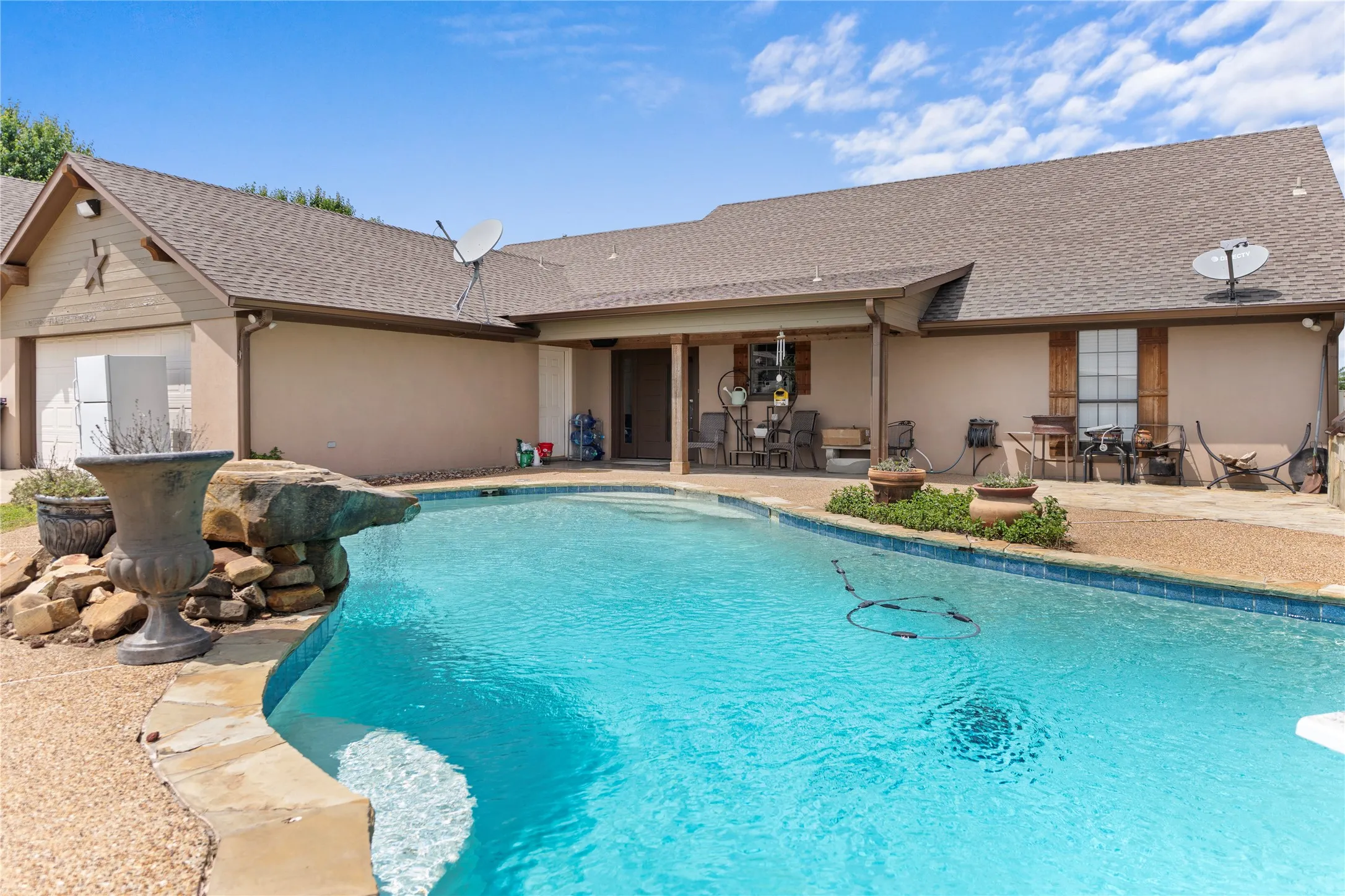 Farm For Sale in Hunt County , 163 County Road 3106, Campbell, Texas 75422, 3 Bedroom, 3 Bathroom, Garage spaces, 2,500 Sqft, built in 1998, mls#21255819, Real Estate Agent in Campbell, Homes For Sale in Hunt county, Homes For Sale in Campbell, Realtor in Campbell Texas, Real Estate Brokerage Independent Realty Texas, Luminita Cordes Realtor