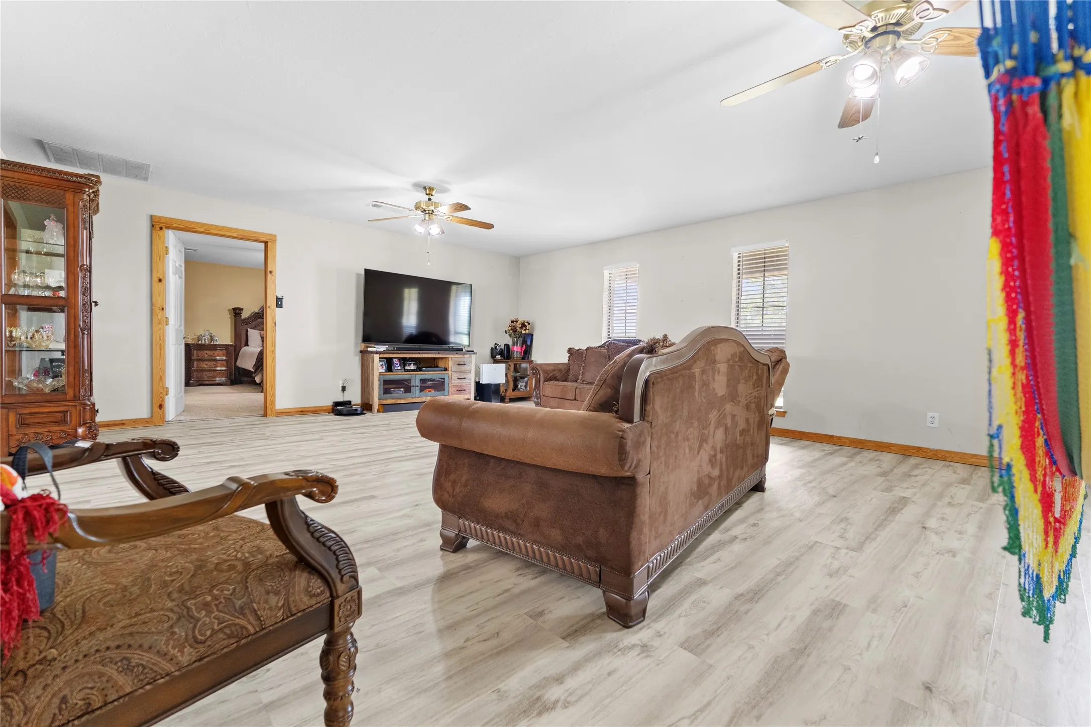 Farm For Sale in Hunt County , 163 County Road 3106, Campbell, Texas 75422, 3 Bedroom, 3 Bathroom, Garage spaces, 2,500 Sqft, built in 1998, mls#21255819, Real Estate Agent in Campbell, Homes For Sale in Hunt county, Homes For Sale in Campbell, Realtor in Campbell Texas, Real Estate Brokerage Independent Realty Texas, Luminita Cordes Realtor