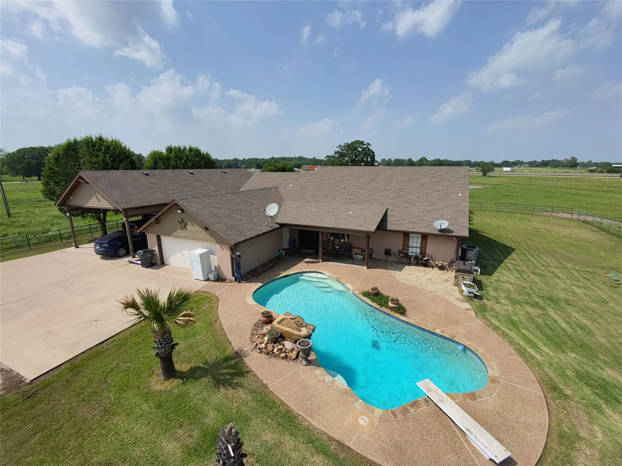 Farm For Sale in Hunt County , 163 County Road 3106, Campbell, Texas 75422, 3 Bedroom, 3 Bathroom, Garage spaces, 2,500 Sqft, built in 1998, mls#21255819, Real Estate Agent in Campbell, Homes For Sale in Hunt county, Homes For Sale in Campbell, Realtor in Campbell Texas, Real Estate Brokerage Independent Realty Texas, Luminita Cordes Realtor