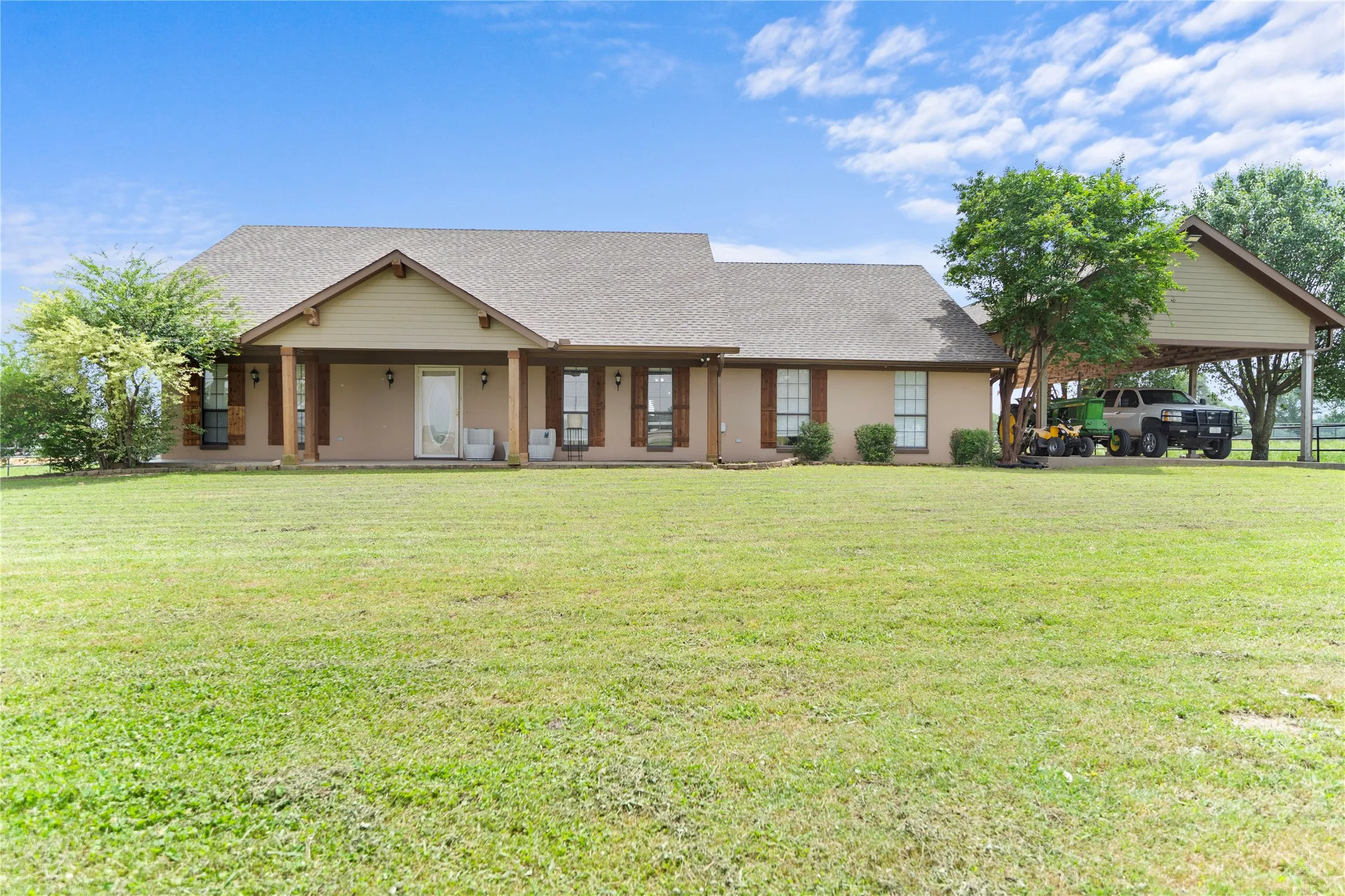 Farm For Sale in Hunt County , 163 County Road 3106, Campbell, Texas 75422, 3 Bedroom, 3 Bathroom, Garage spaces, 2,500 Sqft, built in 1998, mls#21255819, Real Estate Agent in Campbell, Homes For Sale in Hunt county, Homes For Sale in Campbell, Realtor in Campbell Texas, Real Estate Brokerage Independent Realty Texas, Luminita Cordes Realtor