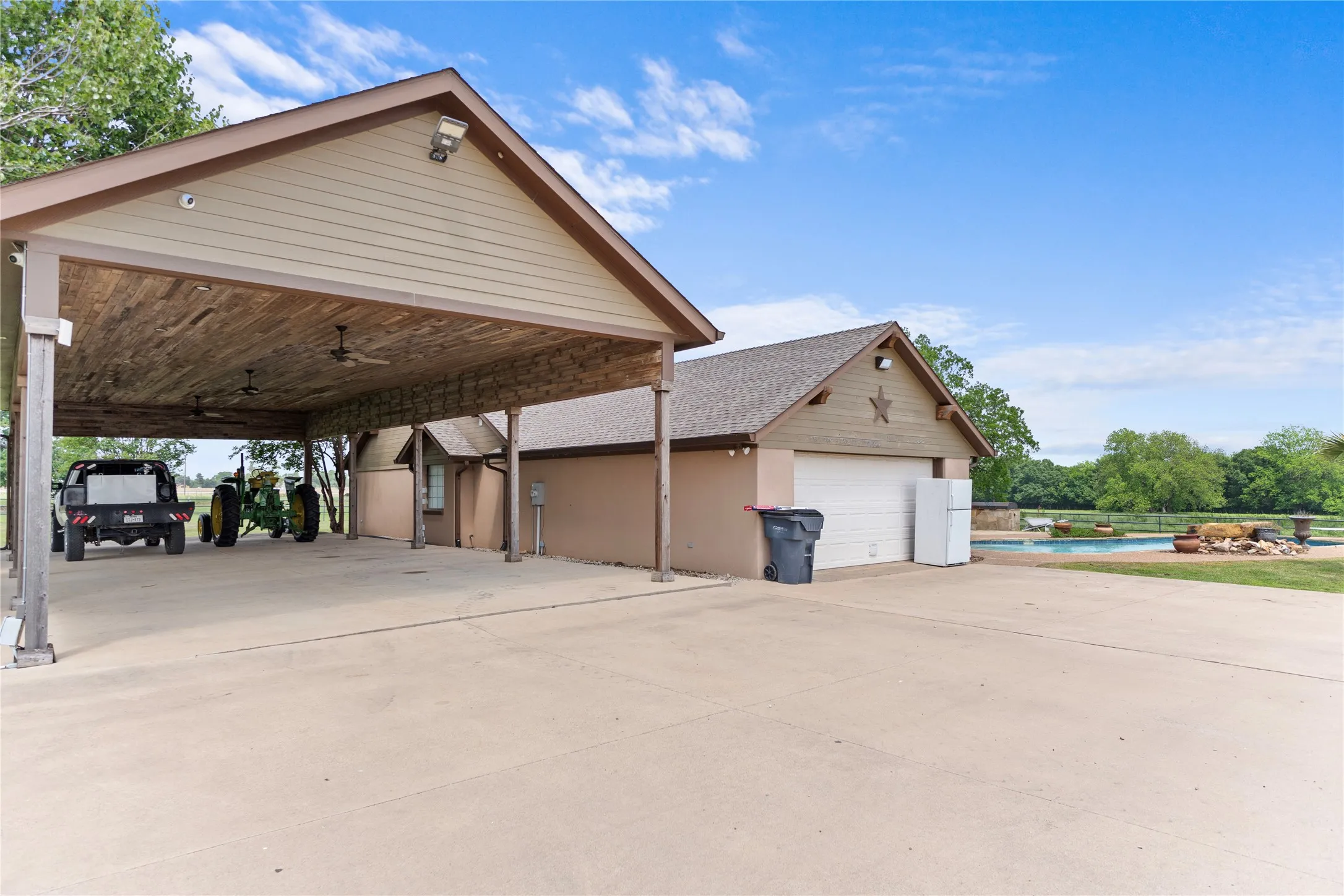 Farm For Sale in Hunt County , 163 County Road 3106, Campbell, Texas 75422, 3 Bedroom, 3 Bathroom, Garage spaces, 2,500 Sqft, built in 1998, mls#21255819, Real Estate Agent in Campbell, Homes For Sale in Hunt county, Homes For Sale in Campbell, Realtor in Campbell Texas, Real Estate Brokerage Independent Realty Texas, Luminita Cordes Realtor