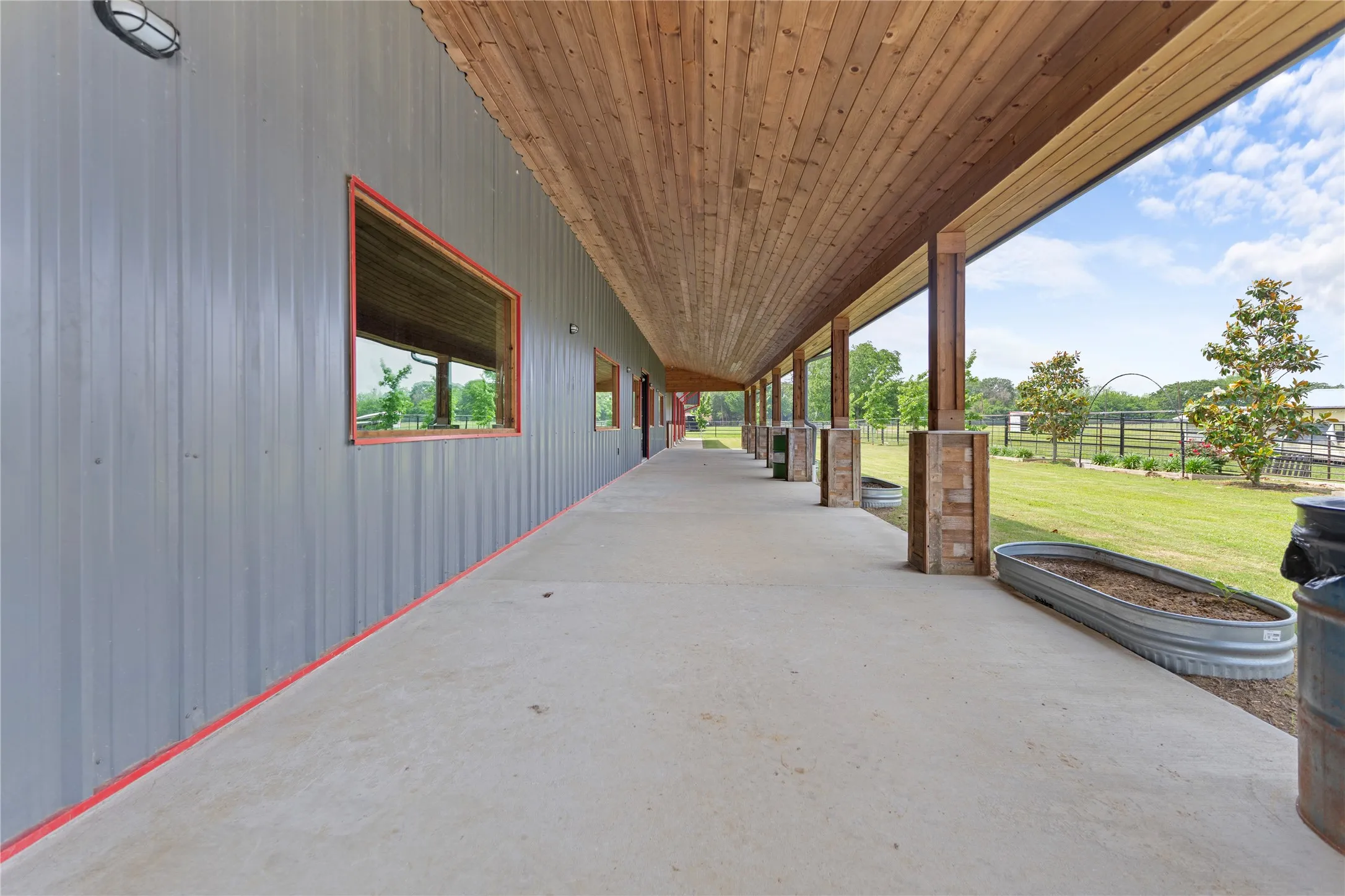 Farm For Sale in Hunt County , 163 County Road 3106, Campbell, Texas 75422, 3 Bedroom, 3 Bathroom, Garage spaces, 2,500 Sqft, built in 1998, mls#21255819, Real Estate Agent in Campbell, Homes For Sale in Hunt county, Homes For Sale in Campbell, Realtor in Campbell Texas, Real Estate Brokerage Independent Realty Texas, Luminita Cordes Realtor