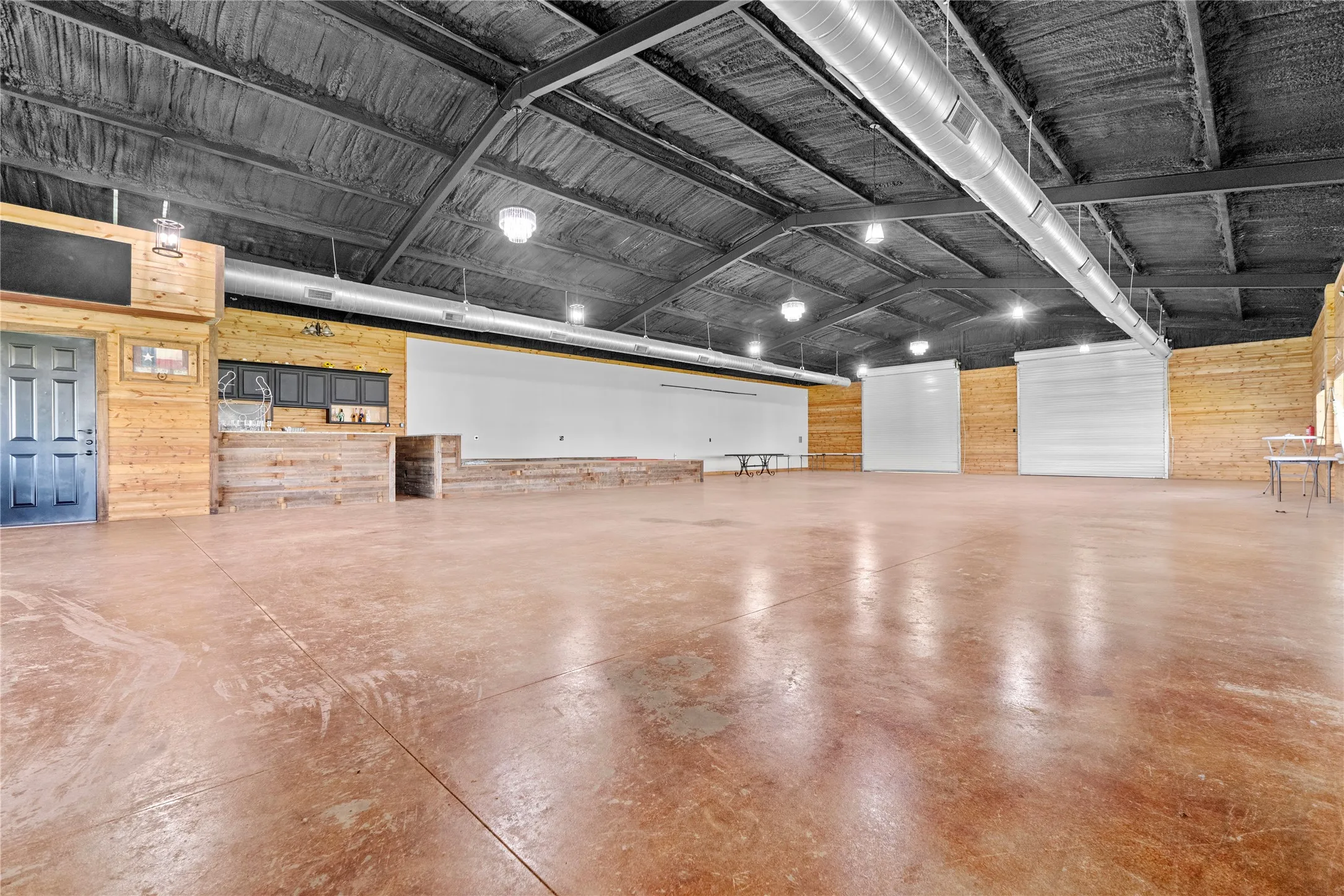 Farm For Sale in Hunt County , 163 County Road 3106, Campbell, Texas 75422, 3 Bedroom, 3 Bathroom, Garage spaces, 2,500 Sqft, built in 1998, mls#21255819, Real Estate Agent in Campbell, Homes For Sale in Hunt county, Homes For Sale in Campbell, Realtor in Campbell Texas, Real Estate Brokerage Independent Realty Texas, Luminita Cordes Realtor