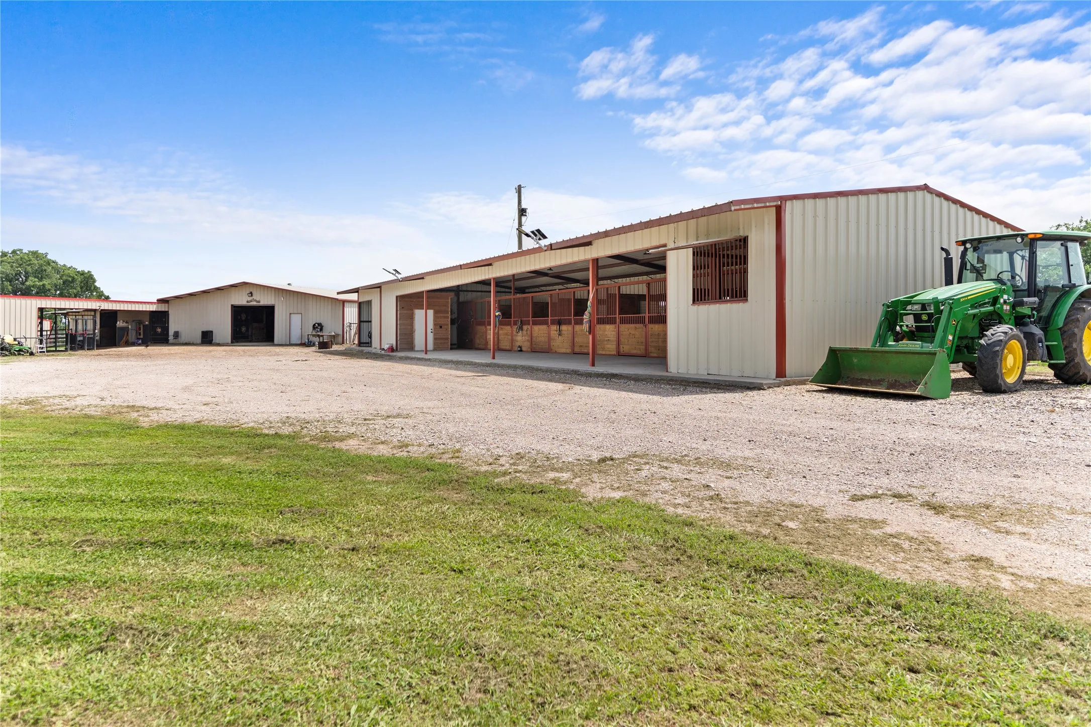 Farm For Sale in Hunt County , 163 County Road 3106, Campbell, Texas 75422, 3 Bedroom, 3 Bathroom, Garage spaces, 2,500 Sqft, built in 1998, mls#21255819, Real Estate Agent in Campbell, Homes For Sale in Hunt county, Homes For Sale in Campbell, Realtor in Campbell Texas, Real Estate Brokerage Independent Realty Texas, Luminita Cordes Realtor