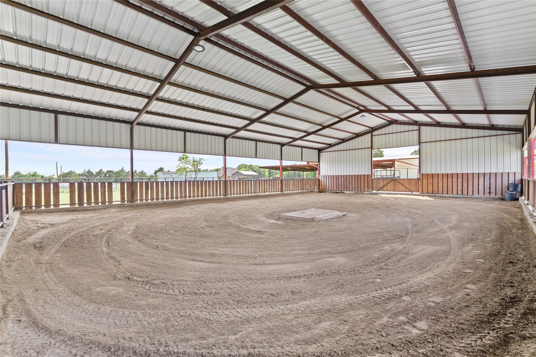 Farm For Sale in Hunt County , 163 County Road 3106, Campbell, Texas 75422, 3 Bedroom, 3 Bathroom, Garage spaces, 2,500 Sqft, built in 1998, mls#21255819, Real Estate Agent in Campbell, Homes For Sale in Hunt county, Homes For Sale in Campbell, Realtor in Campbell Texas, Real Estate Brokerage Independent Realty Texas, Luminita Cordes Realtor